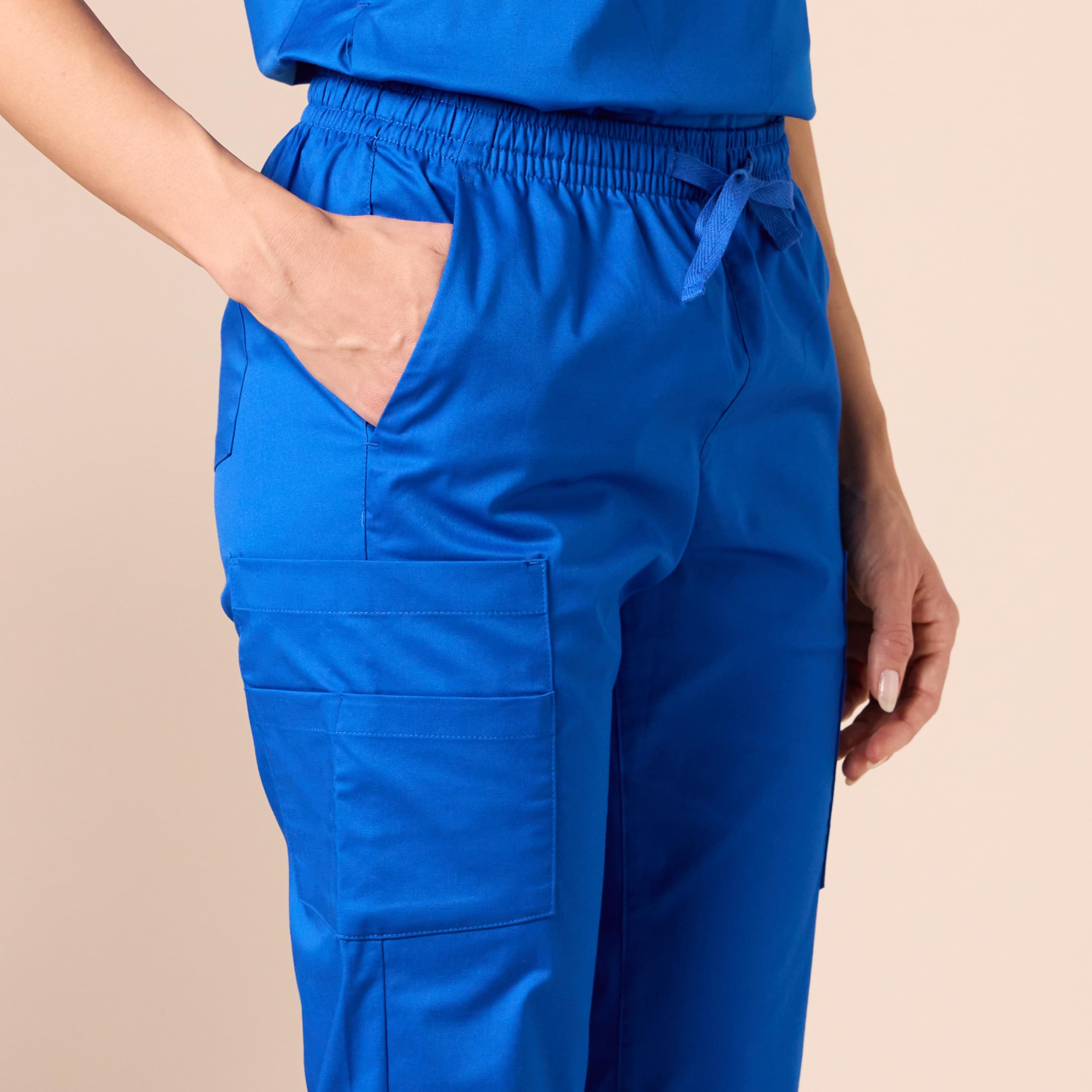 Amazon Essentials Women's Quick-Dry Stretch Scrub Pants (Available in Plus Size)