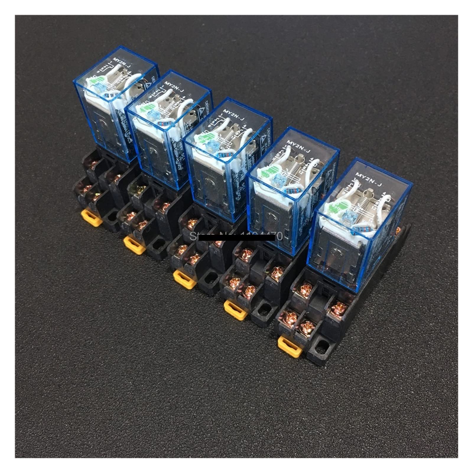 Relé de potencia HH52P con conmutación estable DPDT 5A y base de fácil montaje
