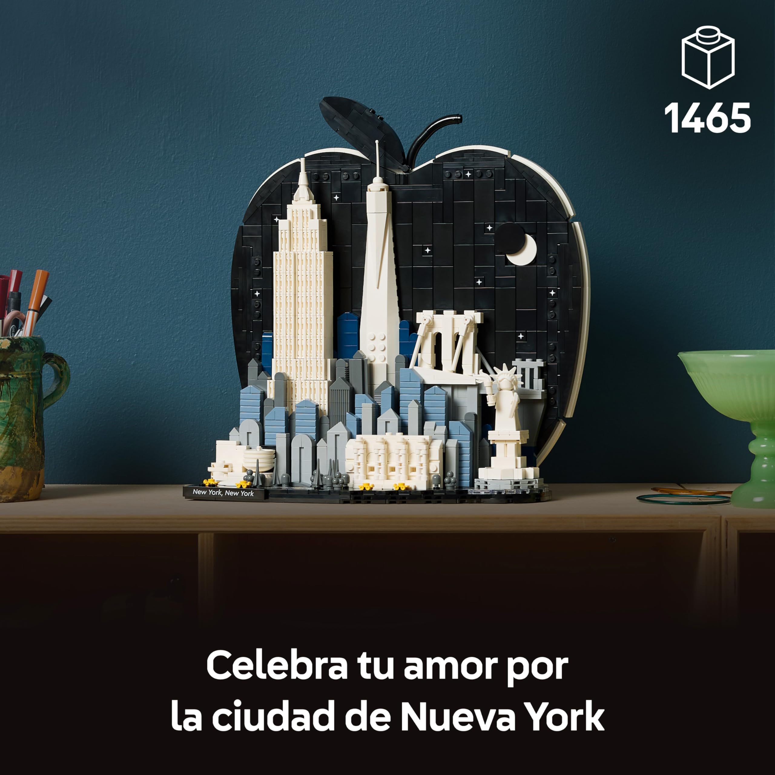 LEGO Architecture Ciudad de Nueva York: La Gran Manzana – Maqueta en Miniatura – Decoración de la Estantería con Estatua de la Libertad y Empire State – Regalo para Amantes de los Viajes – 21066