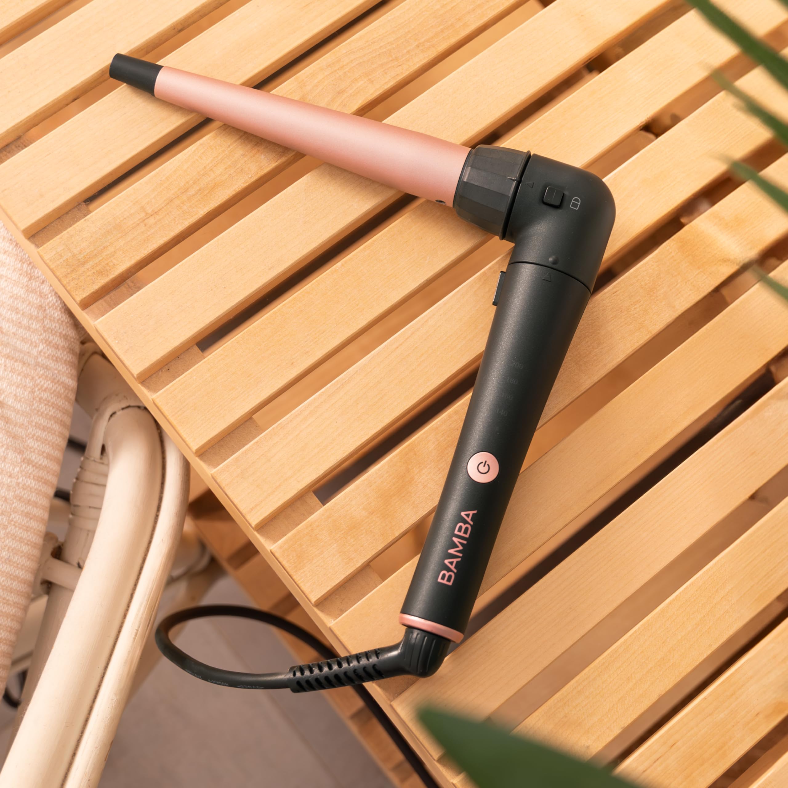 Cecotec Arricciacapelli Conico SurfCare TwistConic. 33W, Arricciacapelli conico con Gomito a 90 gradi per Maggiore Comodità, Include Guanto Termico, Custodia e 2 Clip