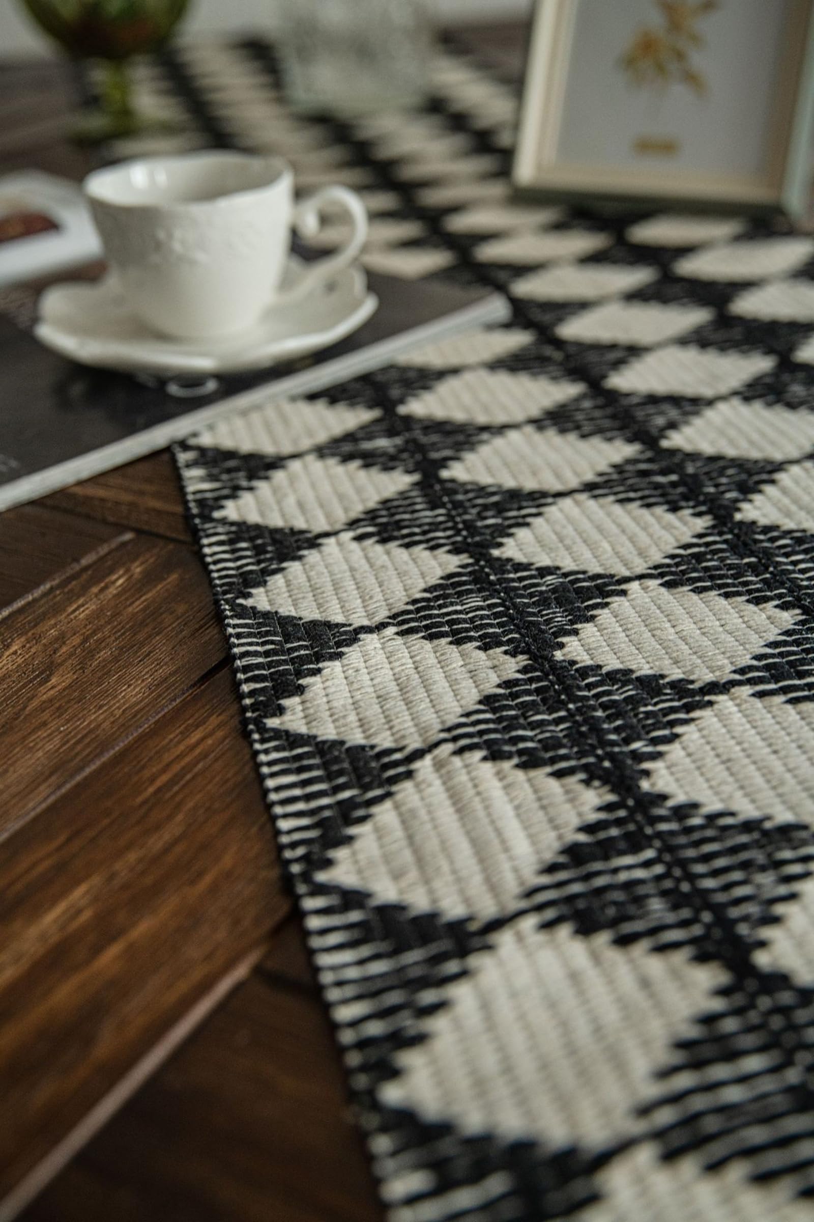 Runner da Tavolo Cotone Lino 35x240 cm, Runner da Tavola Moderno Lavabile Motivo Intrecciato A Strisce Rombi con Nappe Decorazioni per Tavolino da Compleanni Matrimoni, Nero Beige