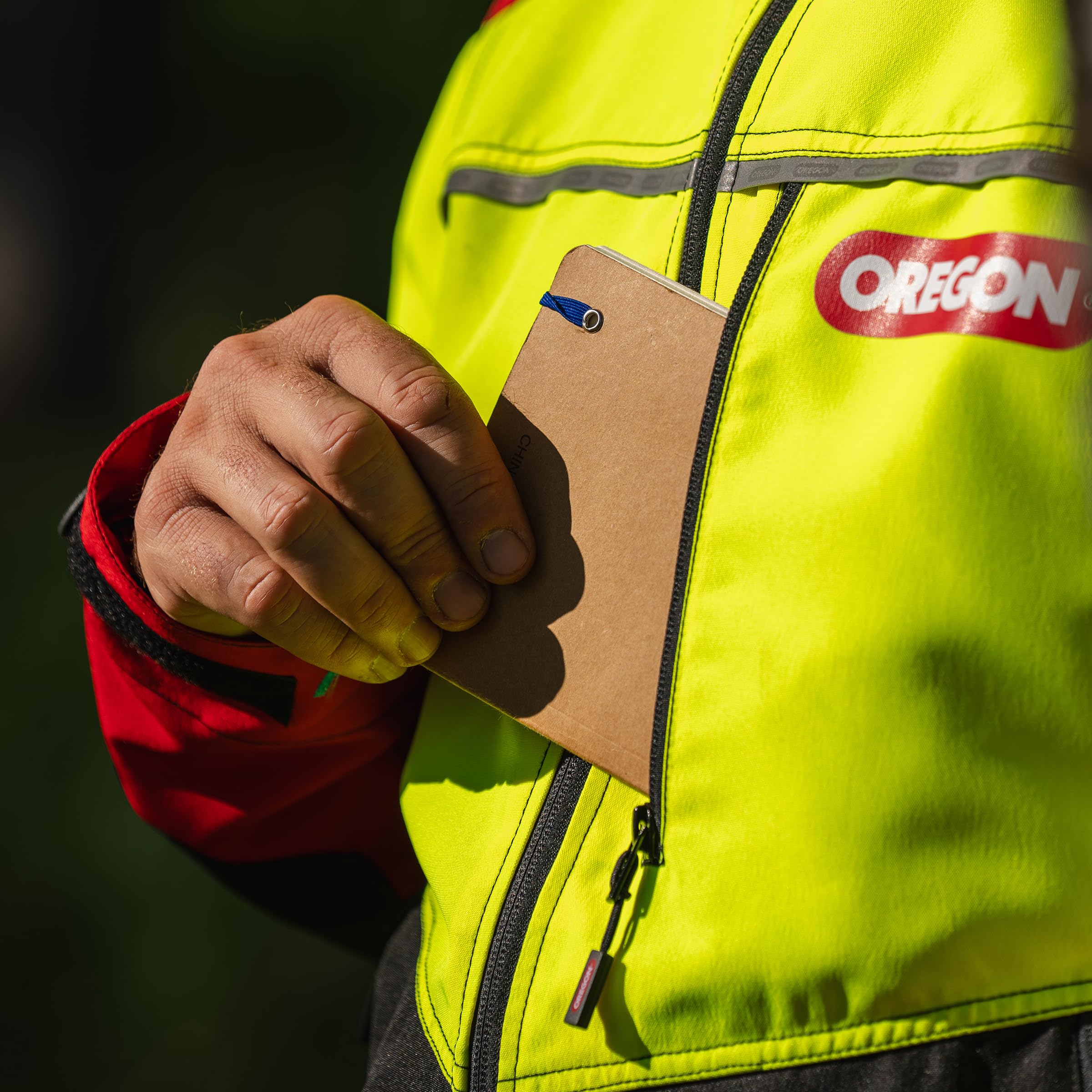 Oregon Protect Pro Hi-Vis-Arbeitsjacke, Reflektierende Schnittschutzjacke für Damen und Herren, Atmungsaktive PSA-Kleidung aus Stretchmaterial, Wasserabweisend, Für Forst und Outdoor