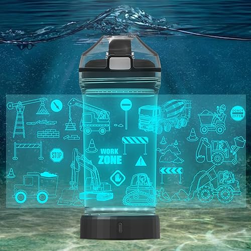 Miniatura 9 de Botella de agua para niños, taza deportiva iluminada con temática de tractor con luz LED 3D brillante, 14 onzas Tritan sin BPA, campamento y