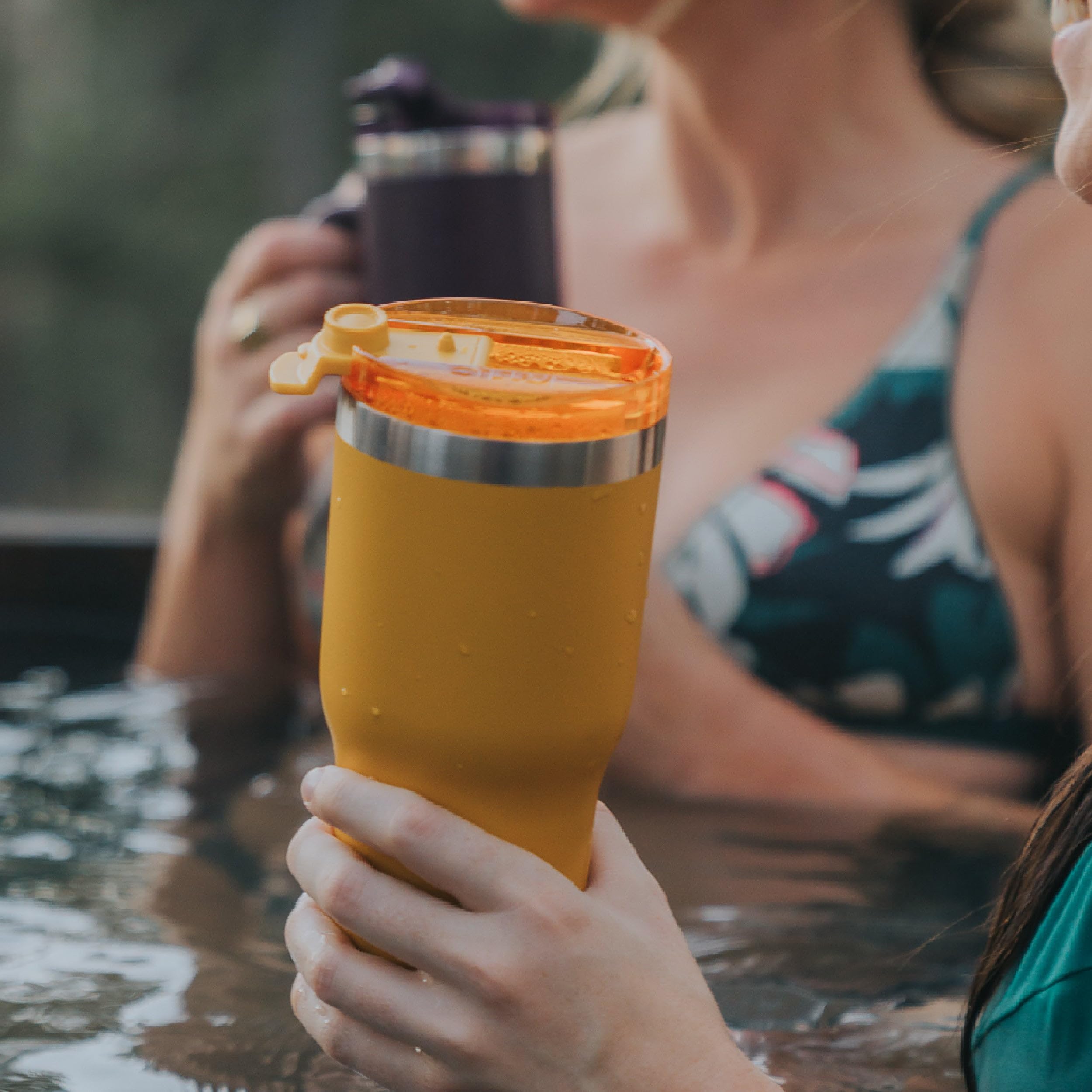 Amazon.com | RTIC 20oz Essential Tumbler with Lid, Ceramic Lined,  Insulated, Stainless Steel, Metal, Double Wall Vacuum-Insulation, Travel  Cup for Iced Coffee, Tea, Hot and Cold Drink, Graphite: Tumblers & Water  Glasses