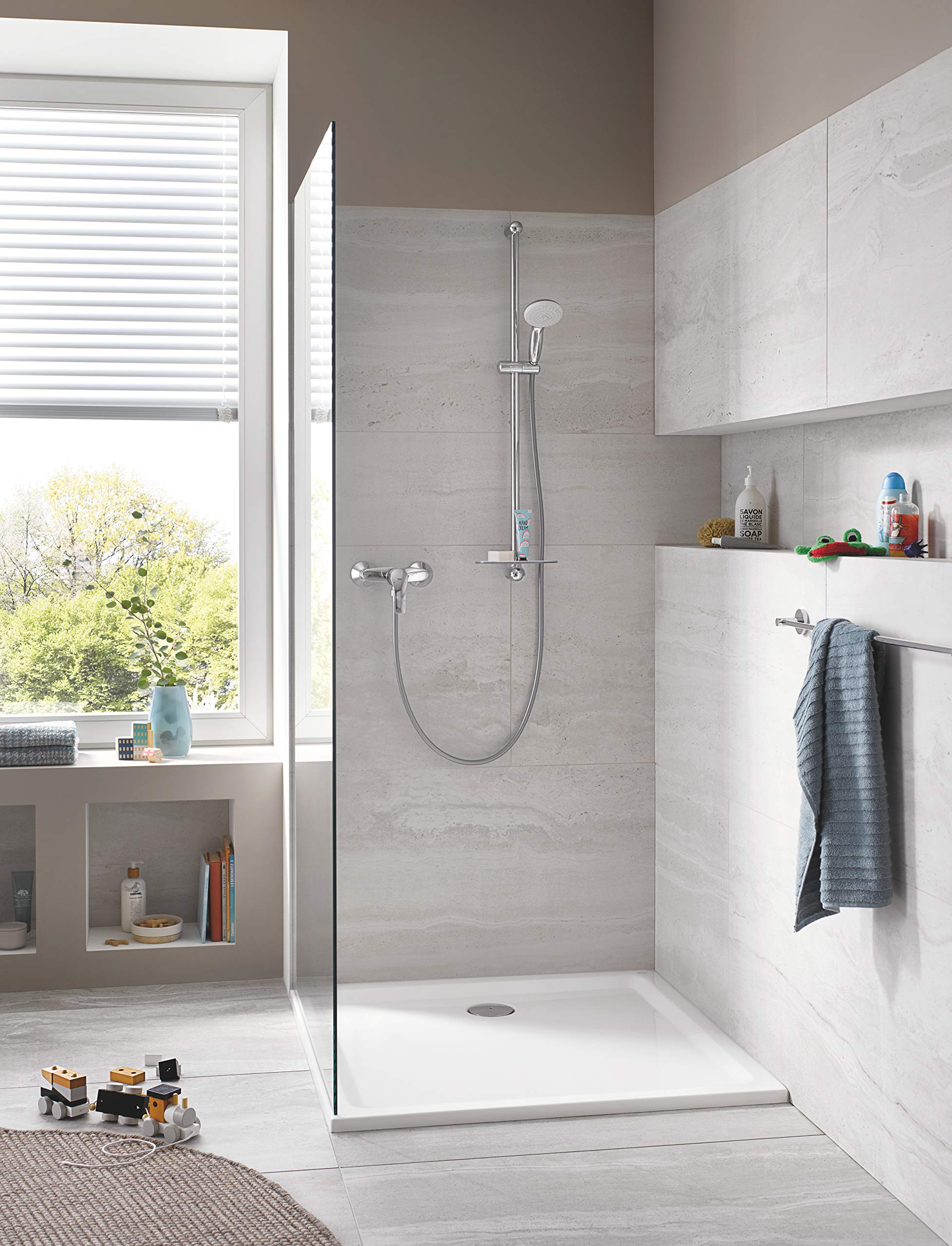 GROHE Tempesta Set Saliscendi Doccia (3 getti, asta 600 mm, flessibile 1,75 m, SpeedClean anticalcare), Cromo, 27796001