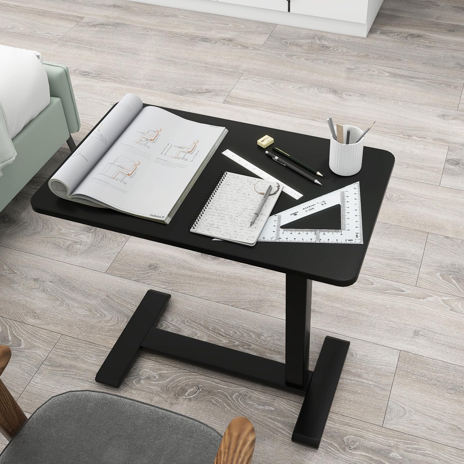 PUNCIA Stehpult 66-100cm höhenverstellbar mit Rollen Überbett-Tisch Schwarz | Laptoptisch Laptopständer mit ergonomisch Steh-Sitztisch Präsentationswagen Schreibtisch für Bett Sofa Büro Office Schule