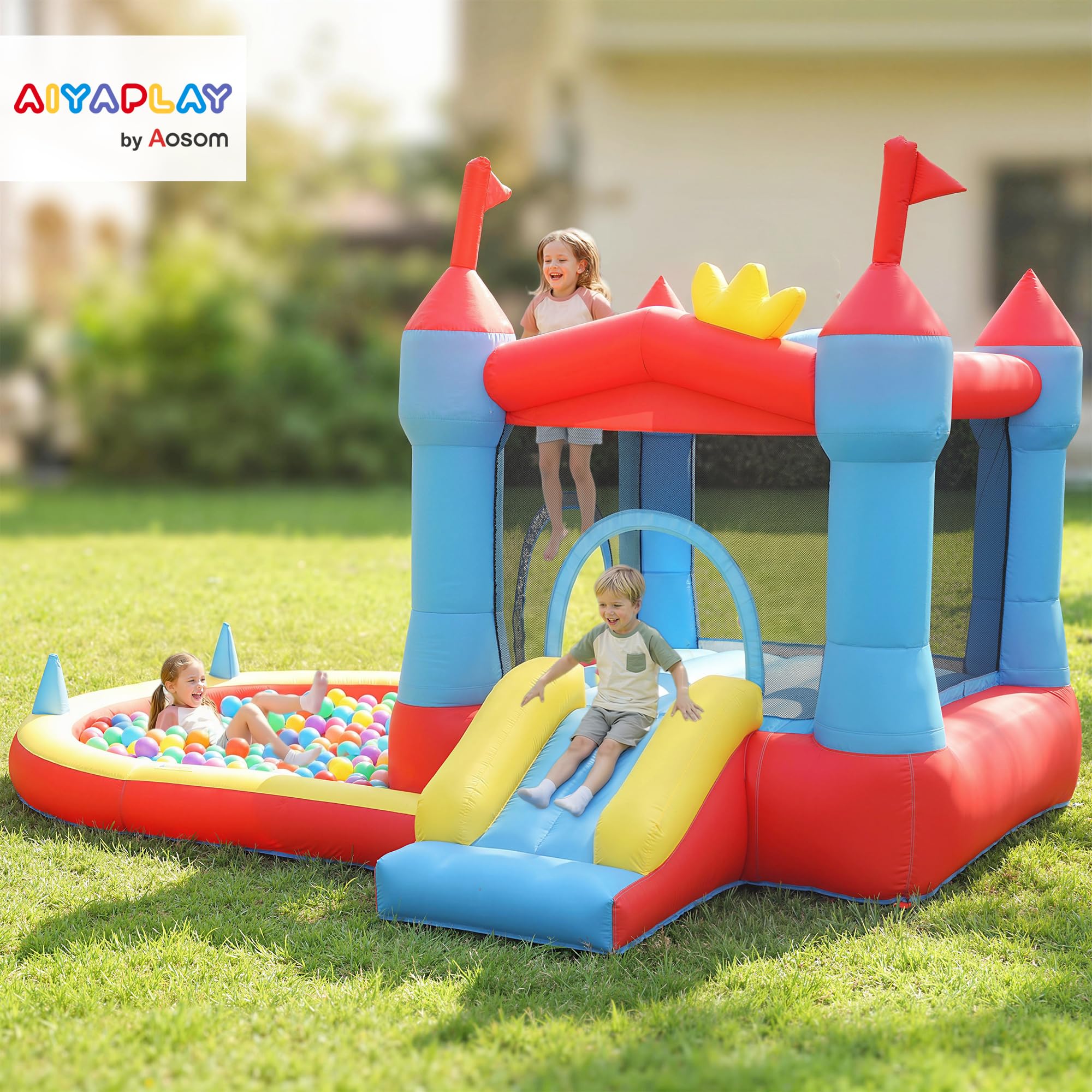 AIYAPLAY Castello Gonfiabile per Bambini 4 in 1, Parco Acquatico con Scivolo, Trampolino, Piscina Palline, Canestro Basket, Soffiatore, Borsa Trasporto, Interni Esterni, 3-8 Anni, 342x255x209 cm