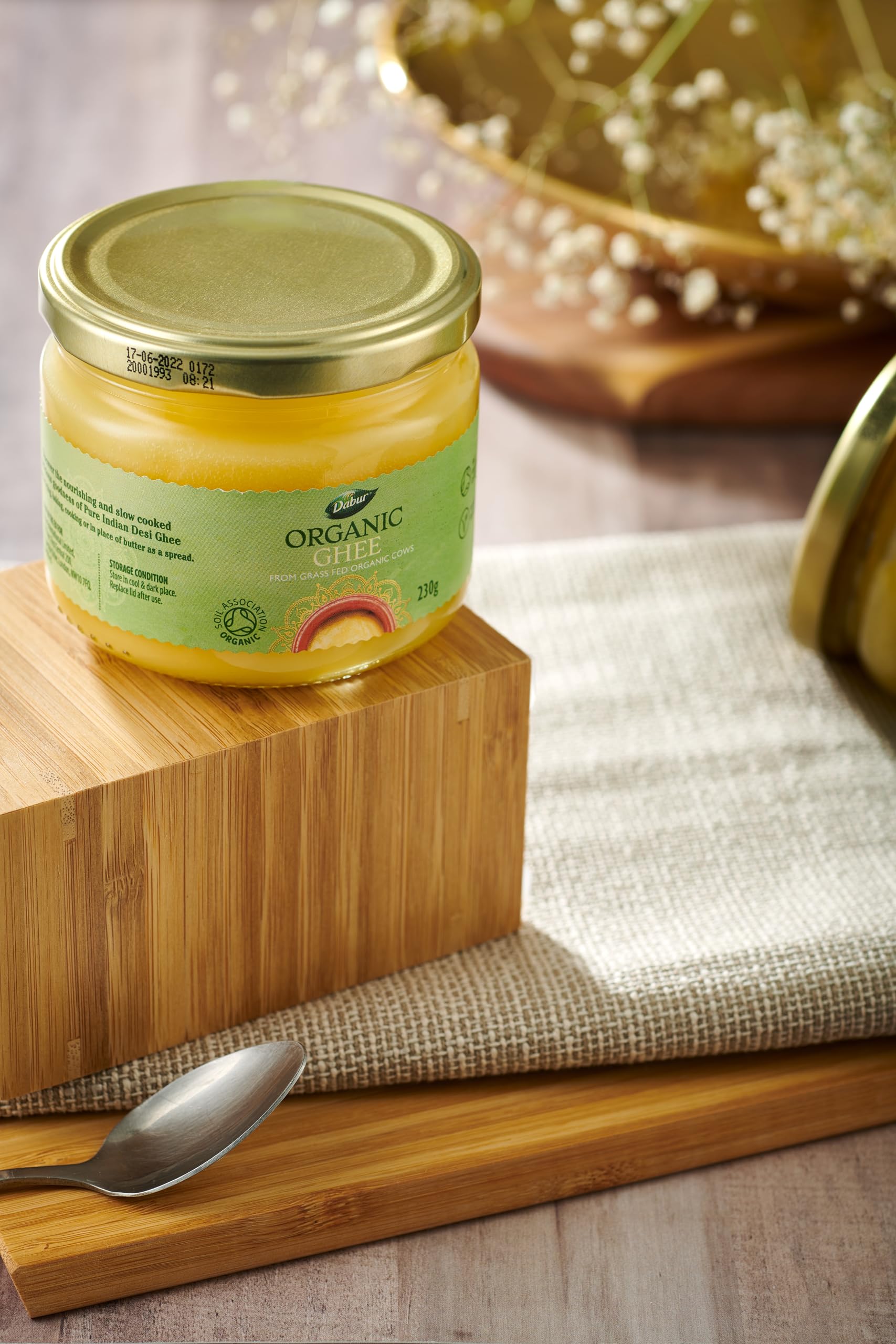 Dabur Ghee Biologique 470g - 100% Beurre Bio pour Saveur Riche et Texture Lisse, Idéal pour Cuisiner et Pâtisser, Renforce la Digestion, Peau Saine