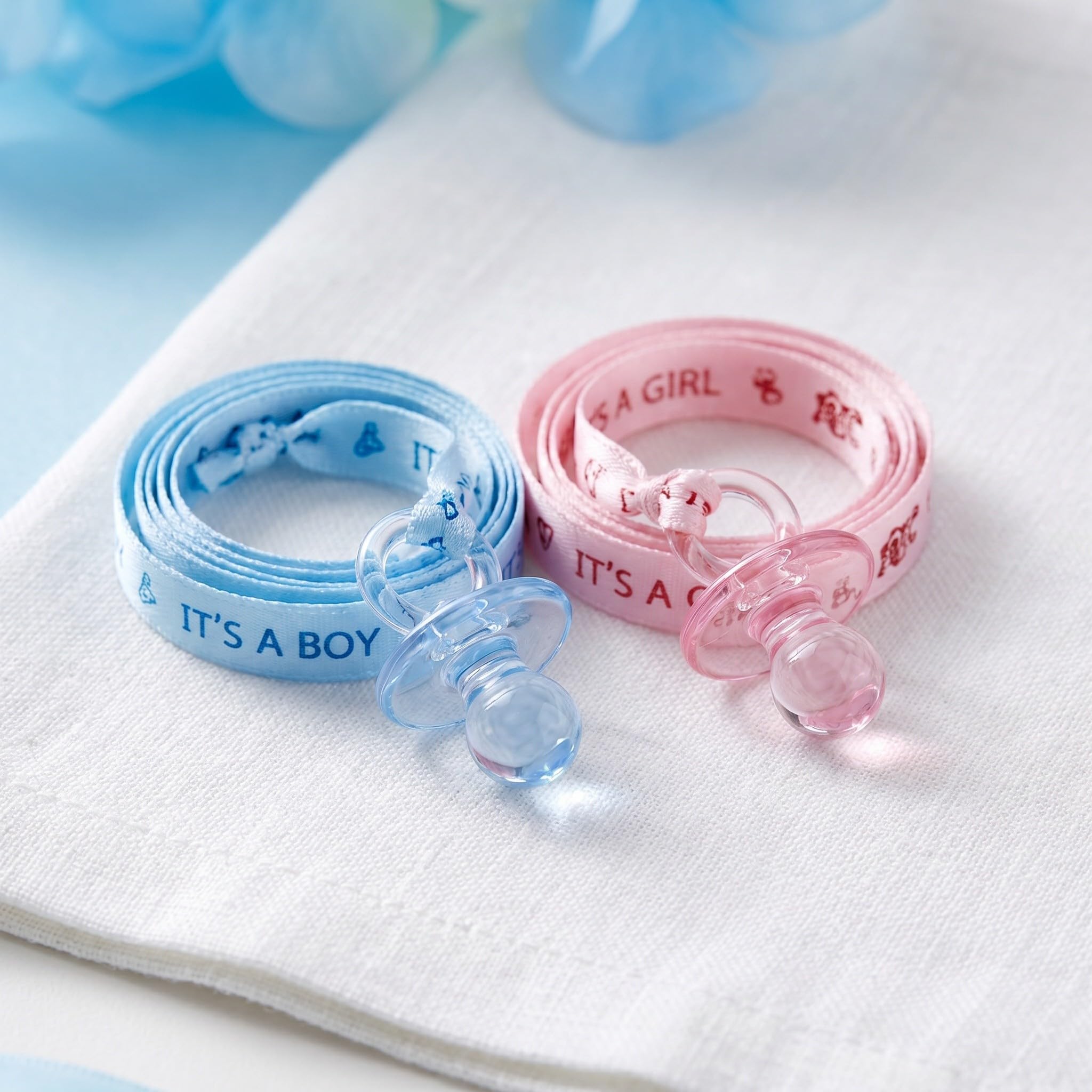 Lurrose Collana con 36 ciucci per baby shower - Bomboniere per feste con ciucci in acrilico - Collana con ciondoli in plastica per decorazioni da tavolo per baby shower, rosa, blu