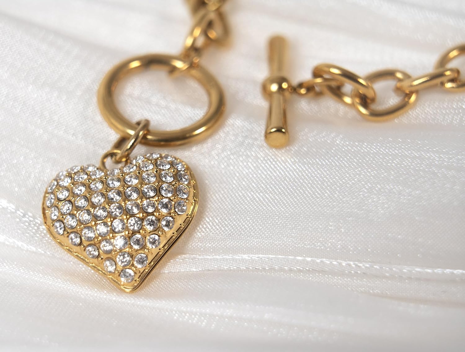 Gold Chain Toggle Necklace with Crystal Heart Pendant, Statement Jewelry for Women, Bold Link Design, Elegant Chunky Style - Image 6