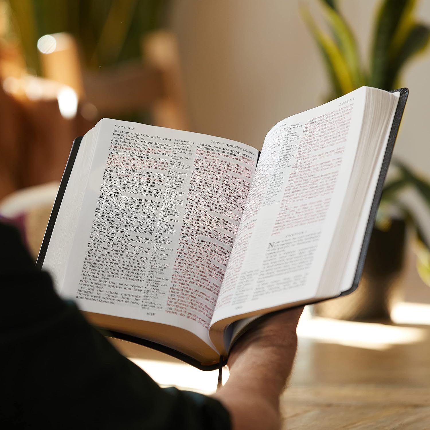 NKJV Holy Bible, Giant Print Center-Column Reference Bible, Burgundy Leather-look, 72,000+ Cross References, Red Letter, Comfort Print: New King James Version