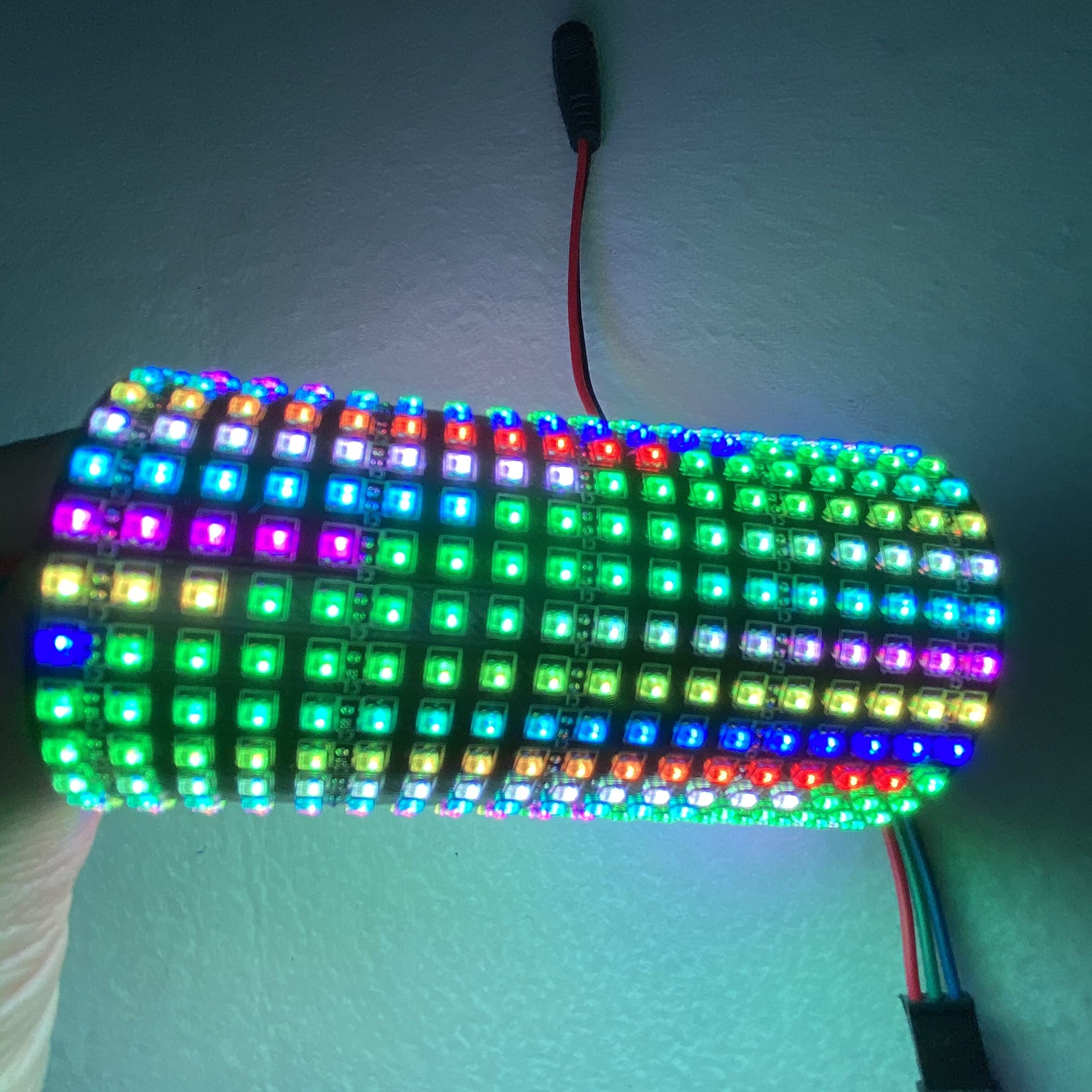 Panneau Lumineux Flexible adressable LED P5mm WS2812C-2020 SMD 18x32 Pixels, Taille: 90mm x 160mm, entrée DC5V, Tableau Noir