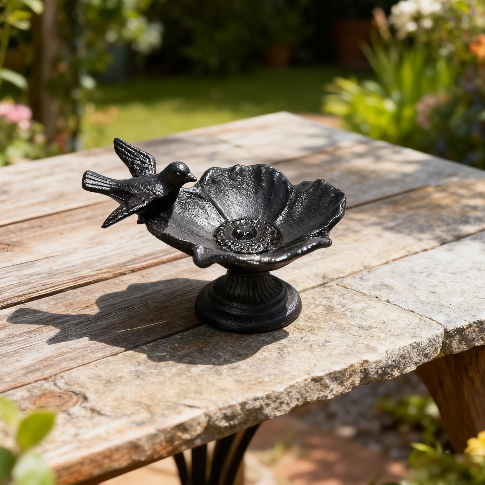Blütenblattform Gusseisen Vogeltränke Schale - FoyaHome Rostfrei Boden Vogelfutterspender für Draußen, Balkon, Garten & Terrasse Dekoration, Tischplatte Wasserschale
