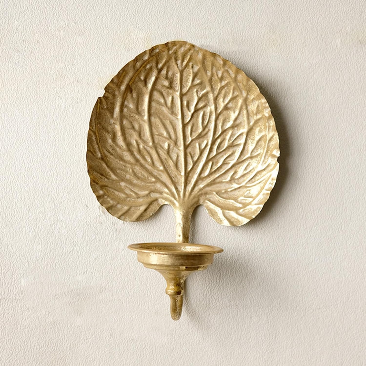 Vintage Golden Iron Palms Candleholders 2-Pack Wall-Mounted Sconces for Bedroom and Dining Room Accents Ornate Iron Candle Wall Decors