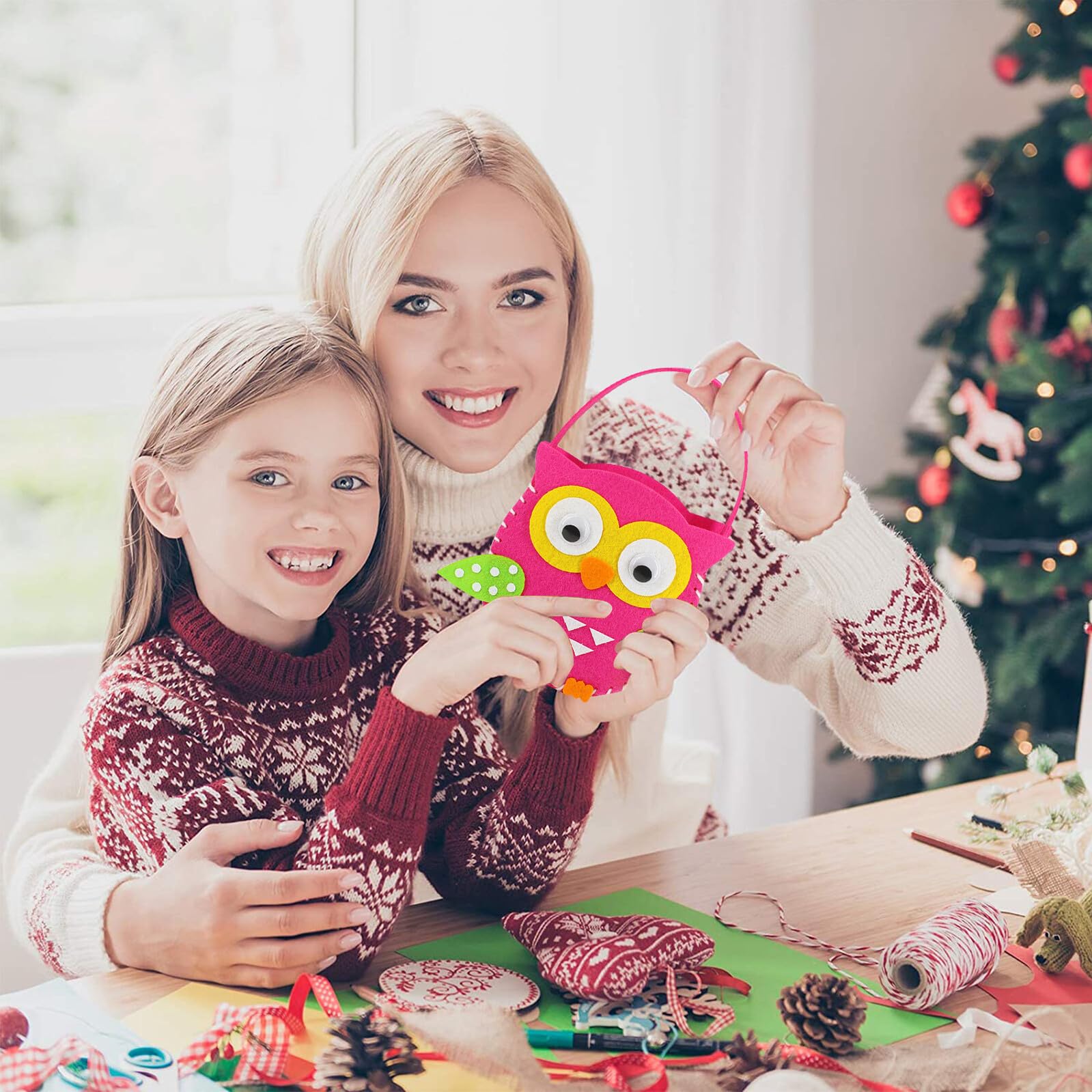 Gatuida Kit de Costura para Niños Bolsos No Tejidos DIY 5 Piezas Tamaño Mediano Colores Variados Seguro para Aprender Manualidades Educativas y Creativas en Casa o Viajes