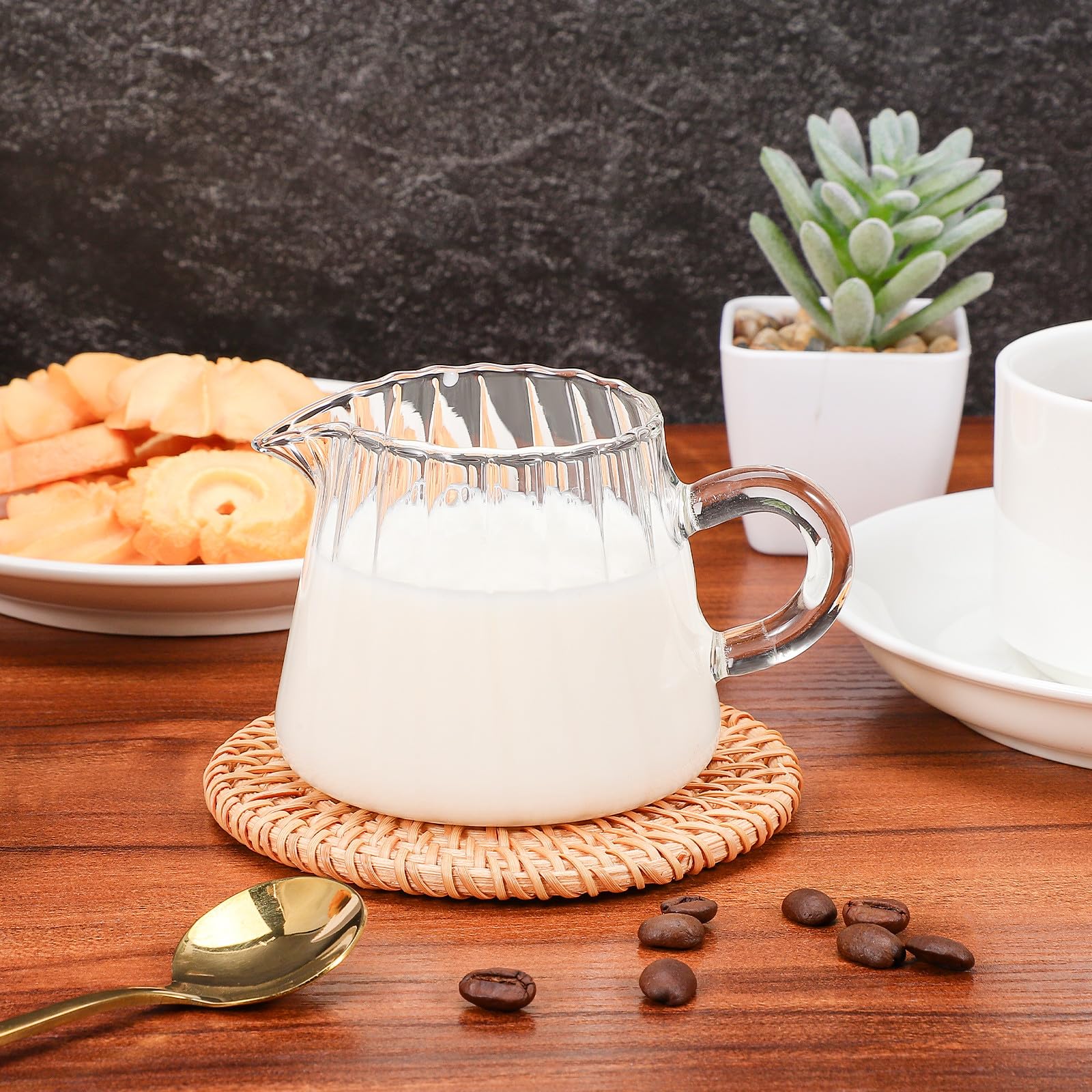 Szklany dzbanek na mleko, nadaje się do kuchenki mikrofalowej o wysokiej zawartości borokrzemu, 150 ml z ergonomicznym uchwytem do łatwego nalewania kawy i śniadania