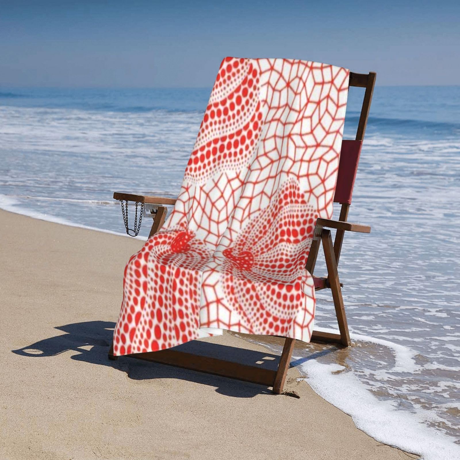 草間彌生のビーチタオル