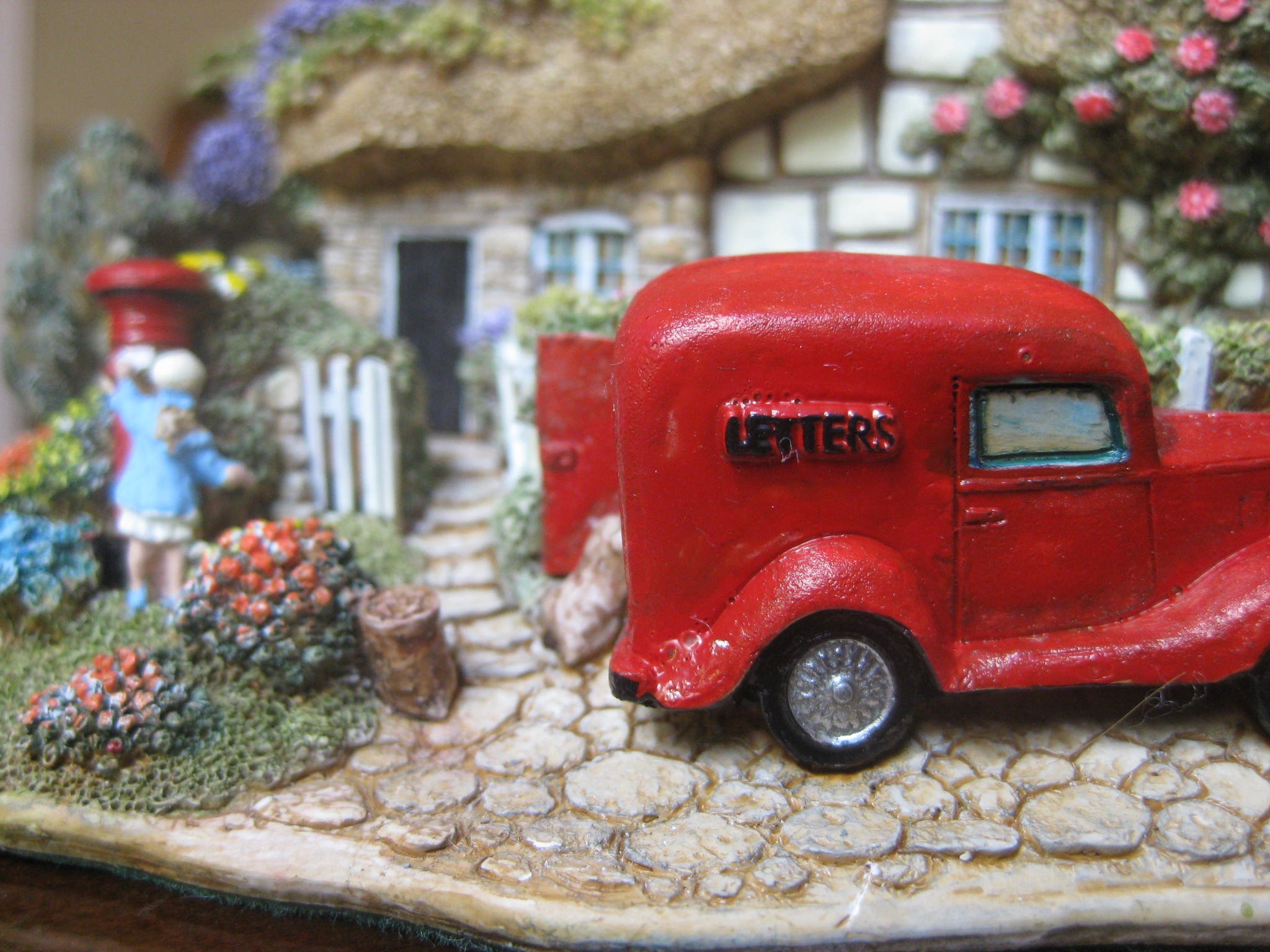 リリパットレーン　L2241 PEN PALS Lilliput Lane Pen Pals L2241 : Amazon.ca: Home