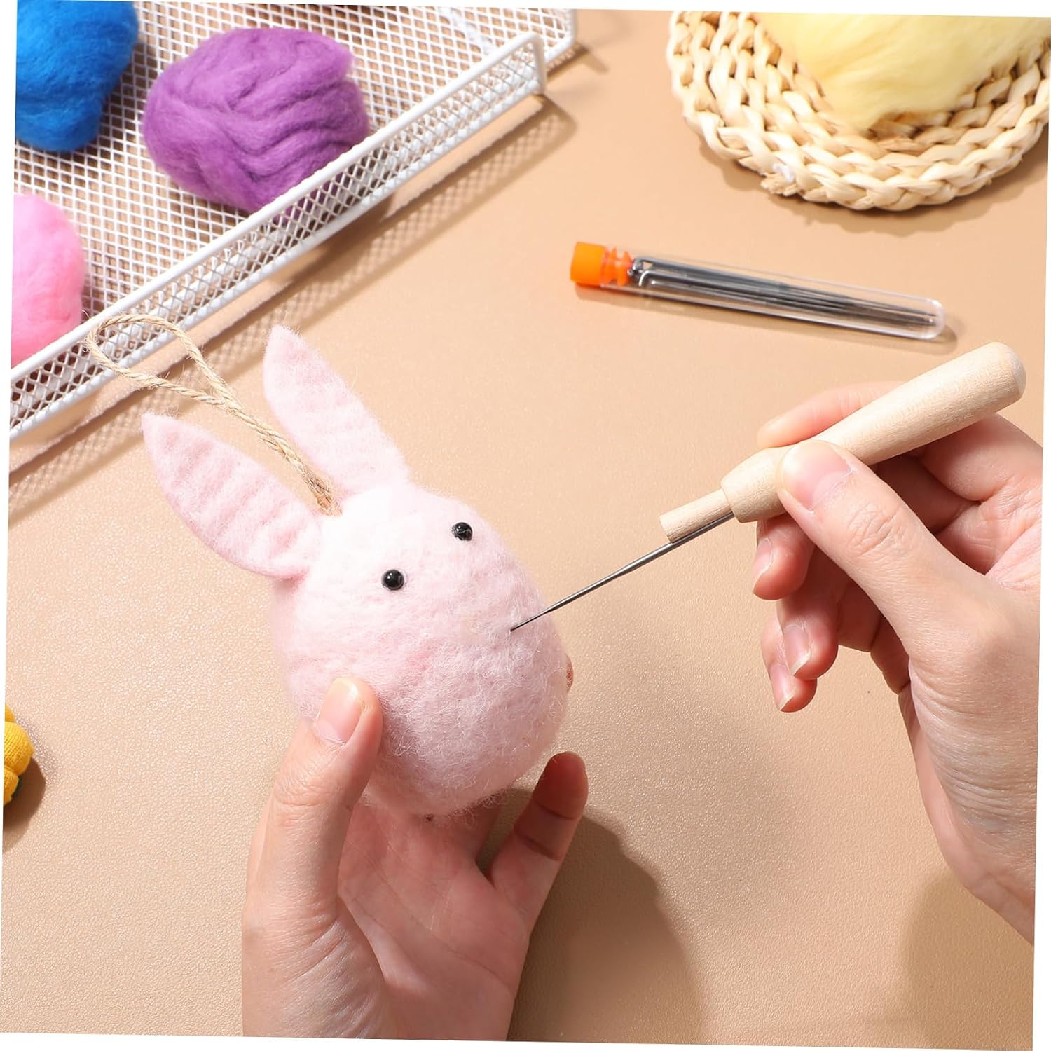 Uonlytech 1Set Needle Felting Kit Colors Wool Roving Craft Supplies for Beginners Applique Needle Tools for Creative Projects and Keychain Making