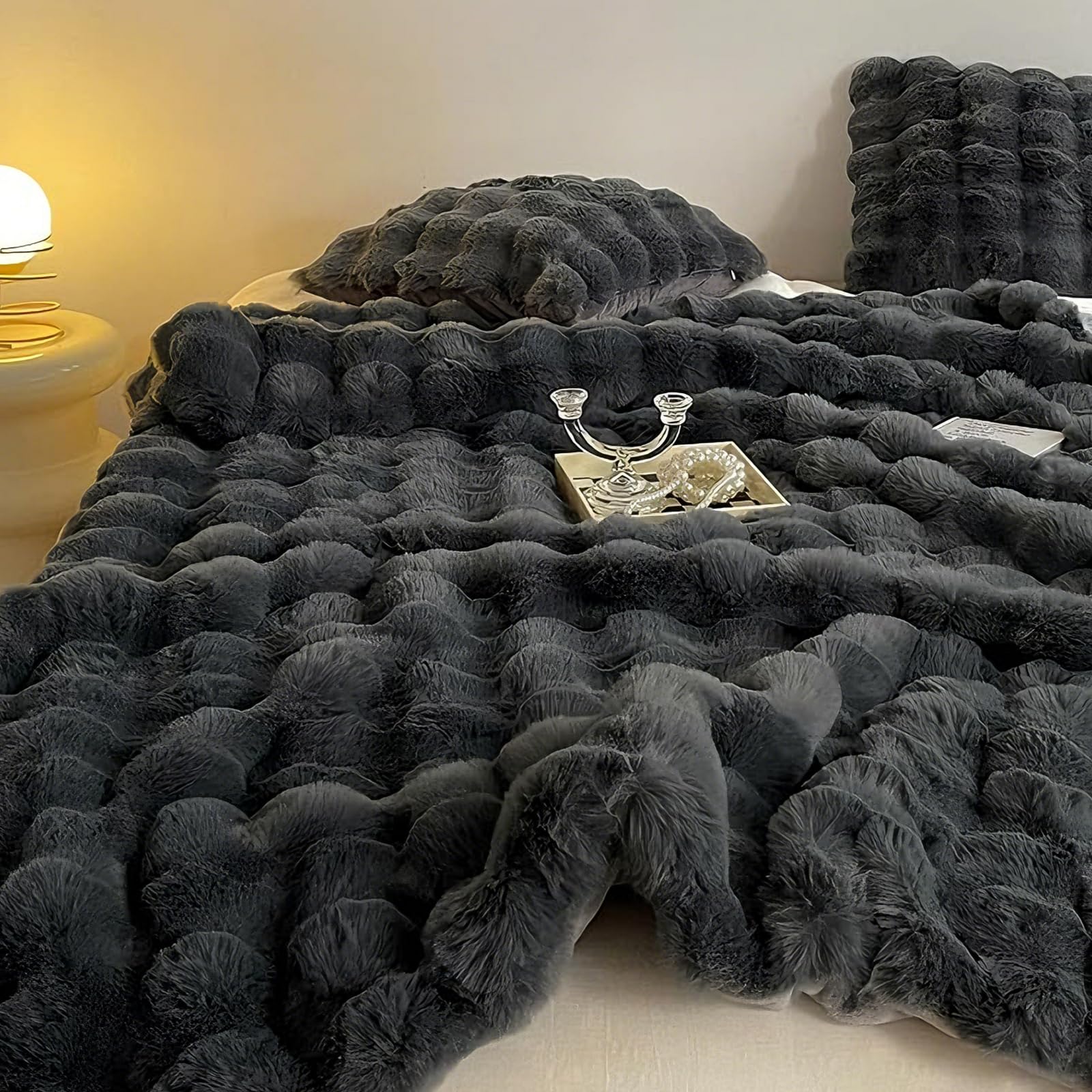 HUAXITRA Faux Rabbit Fur Blanket Thick 720 GSM Throws for Sofa, Warm Cozy Fluffy Large Throw Blanket Grey 160x200CM, Super Soft Warm Plush Bubble Blanket For Sofa, Bedroom, Couch, Home Decor
