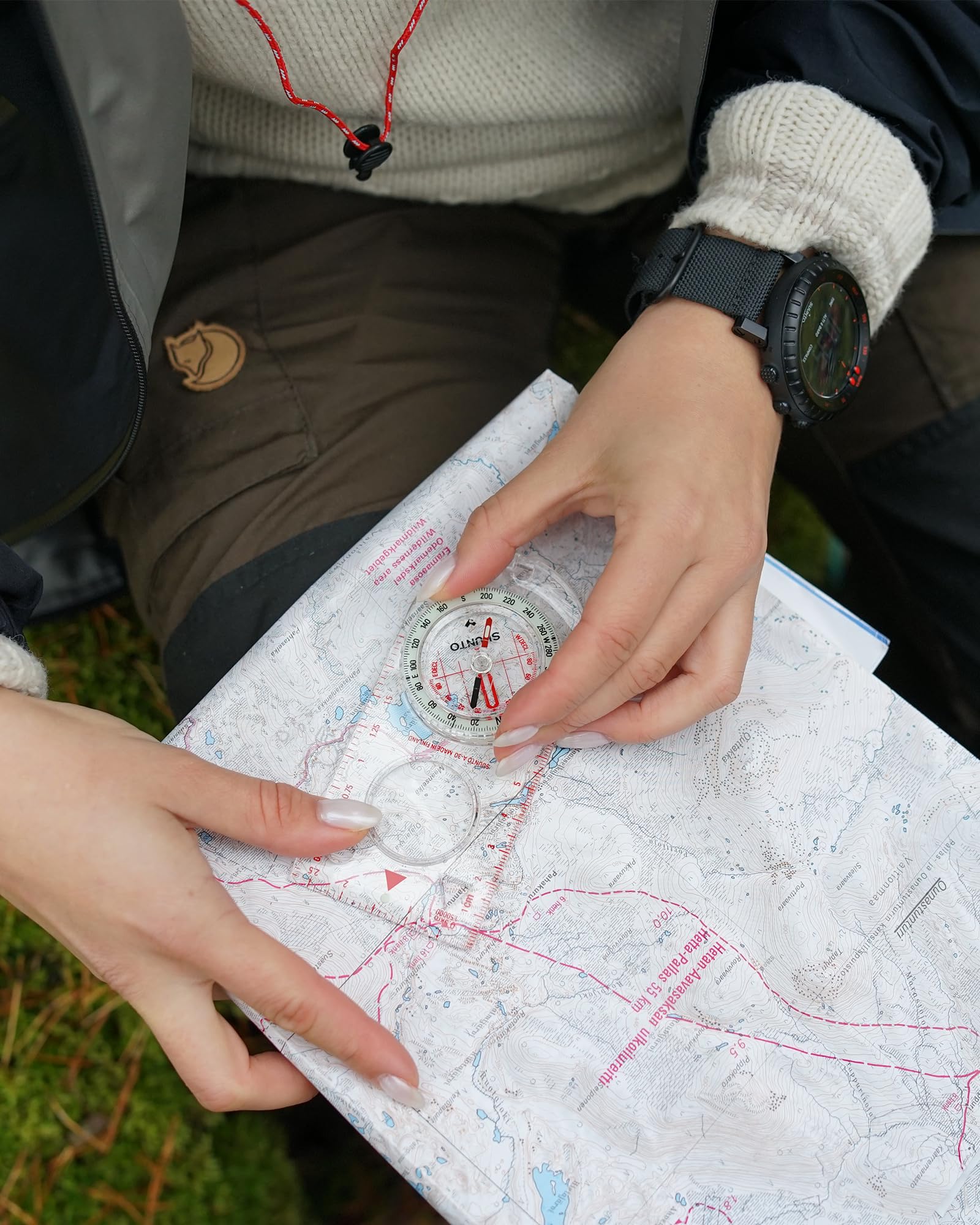 SUUNTO A-30 Bussola Navigazione Professionale, Indicazioni luminescenti, Compass Multifunzione con Laccetto, Correzione Declinazione Regolabile, Impermeabile, Campeggio Escursioni e all’orienteering