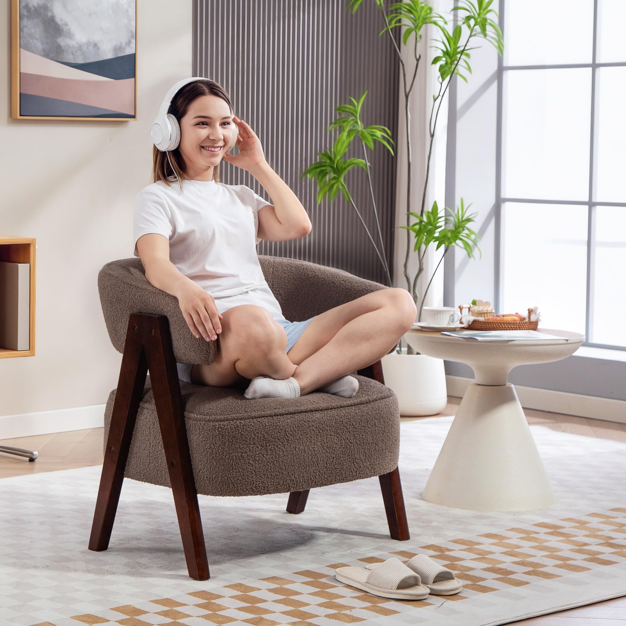 HOMCOM Butaca de Salón Tapizada en Borreguito, Sillón de Lectura Acolchado Grueso y Moderno, Asiento Ancho, Patas de Madera, Respaldo Curvado, para Dormitorio, Oficina, Marrón Claro