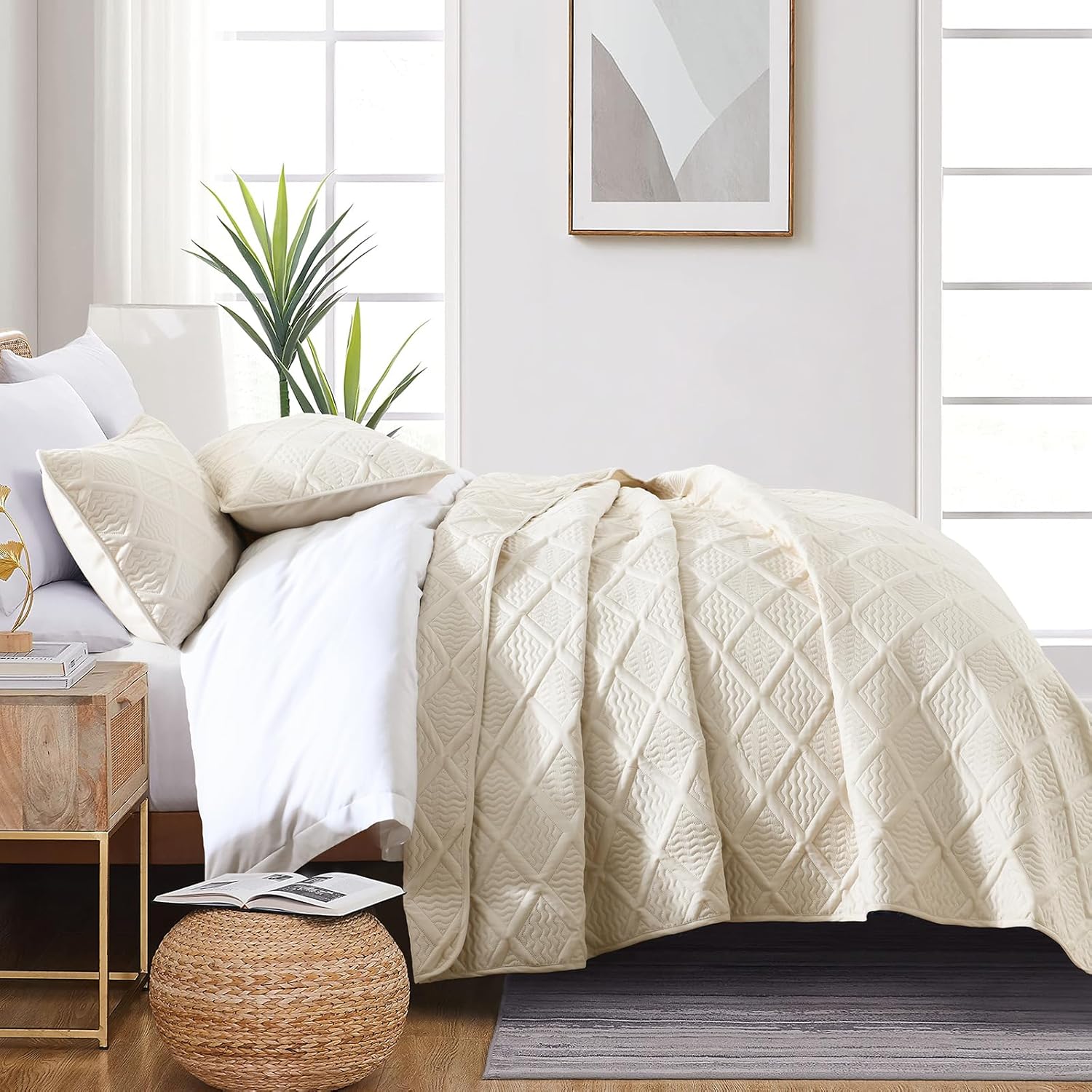 Yiran Quilt King Size Beige Summer Bedspreads Bedding Set 3 Pieces Thin Lightweight Microfiber Coverlet with 2 Pillow Shams for All Season - Image 4