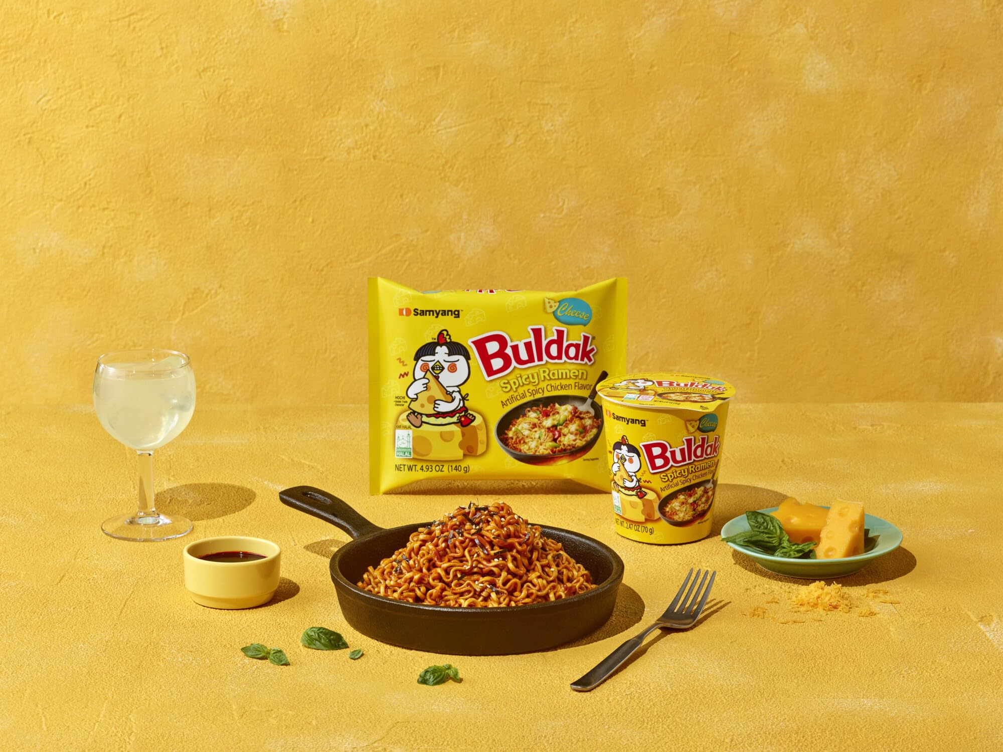 BULDAK - Ramen Sabor Pollo Picante y Queso – Fideos de Trigo con Salsa y Especias – Con Azúcar y Edulcorante – 1 Ración