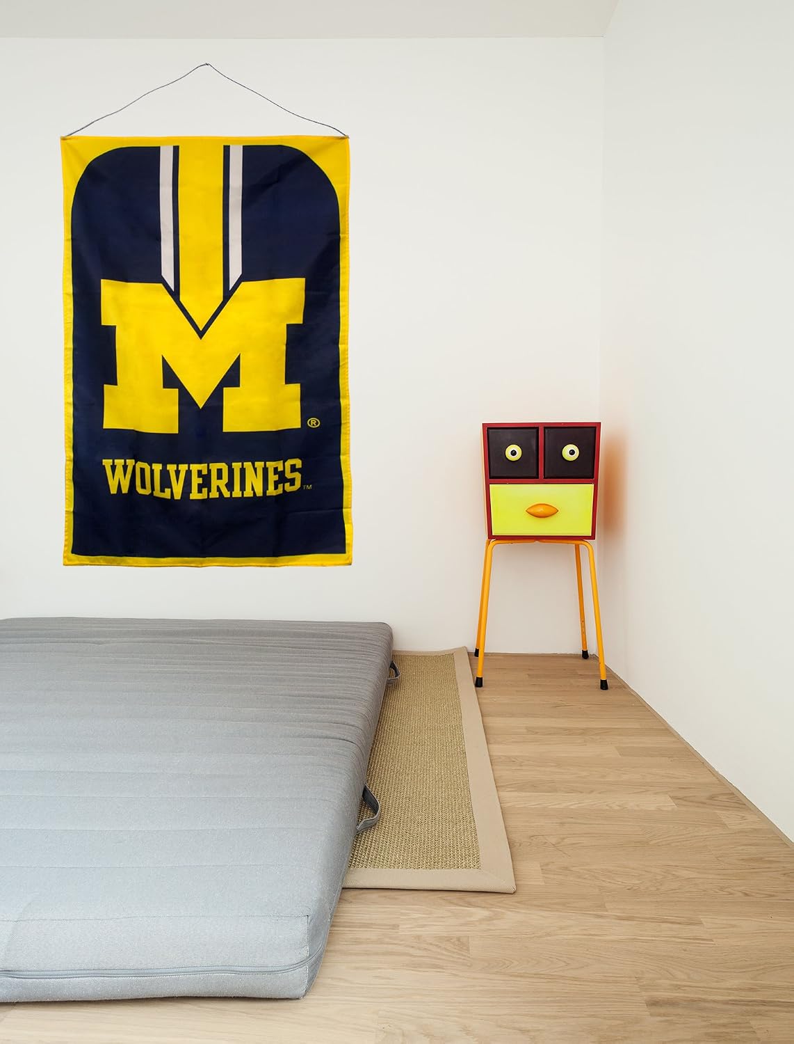 NCAA Team Fan Flag, 31.5 x 47-inch