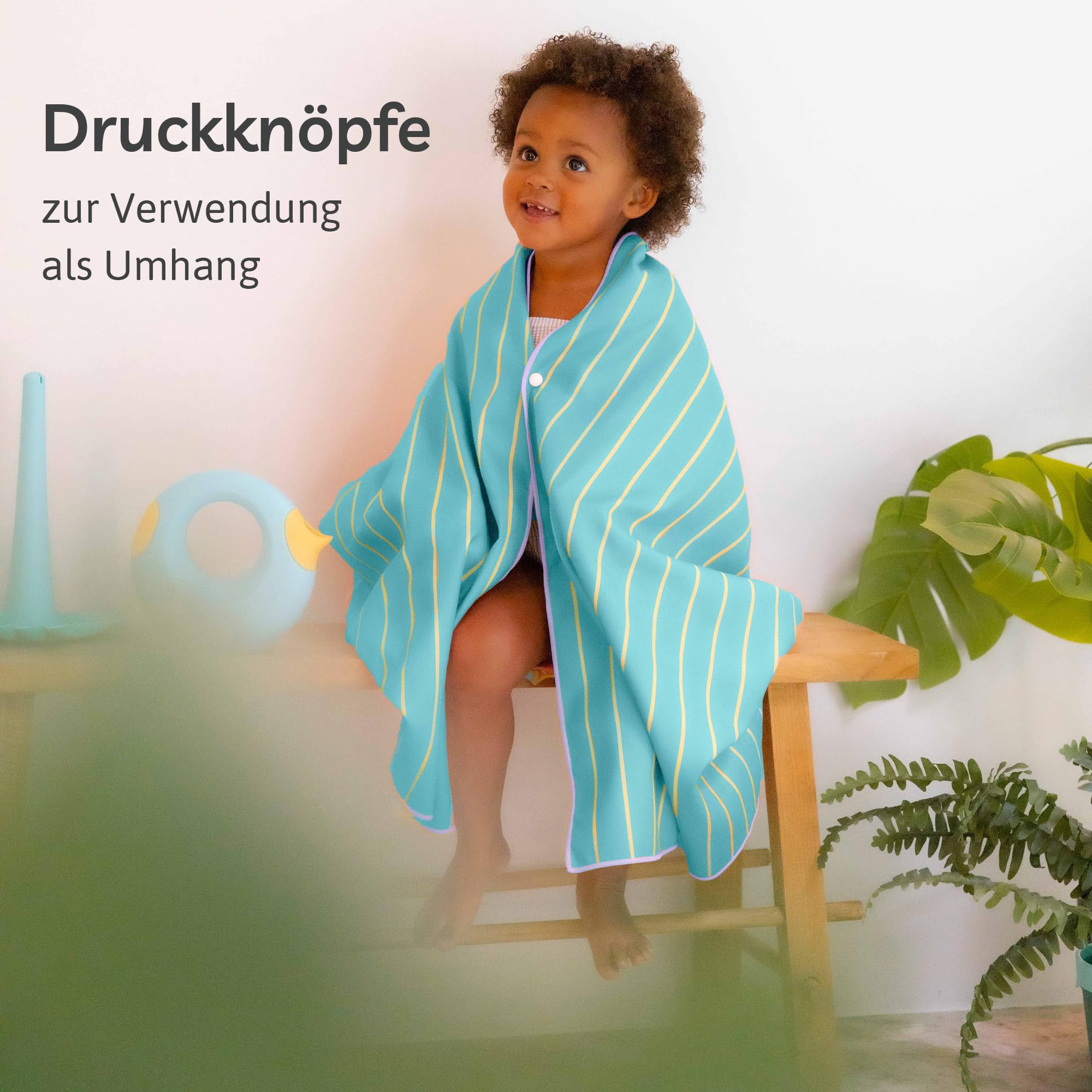 Quut – Strand-/Poolhandtuch für Kinder mit Spiel – Ultraschnell trocknende Mikrofaser, sandfrei – kompakt, leicht (Schlangen und Leitern, M - 140 x 70 cm)