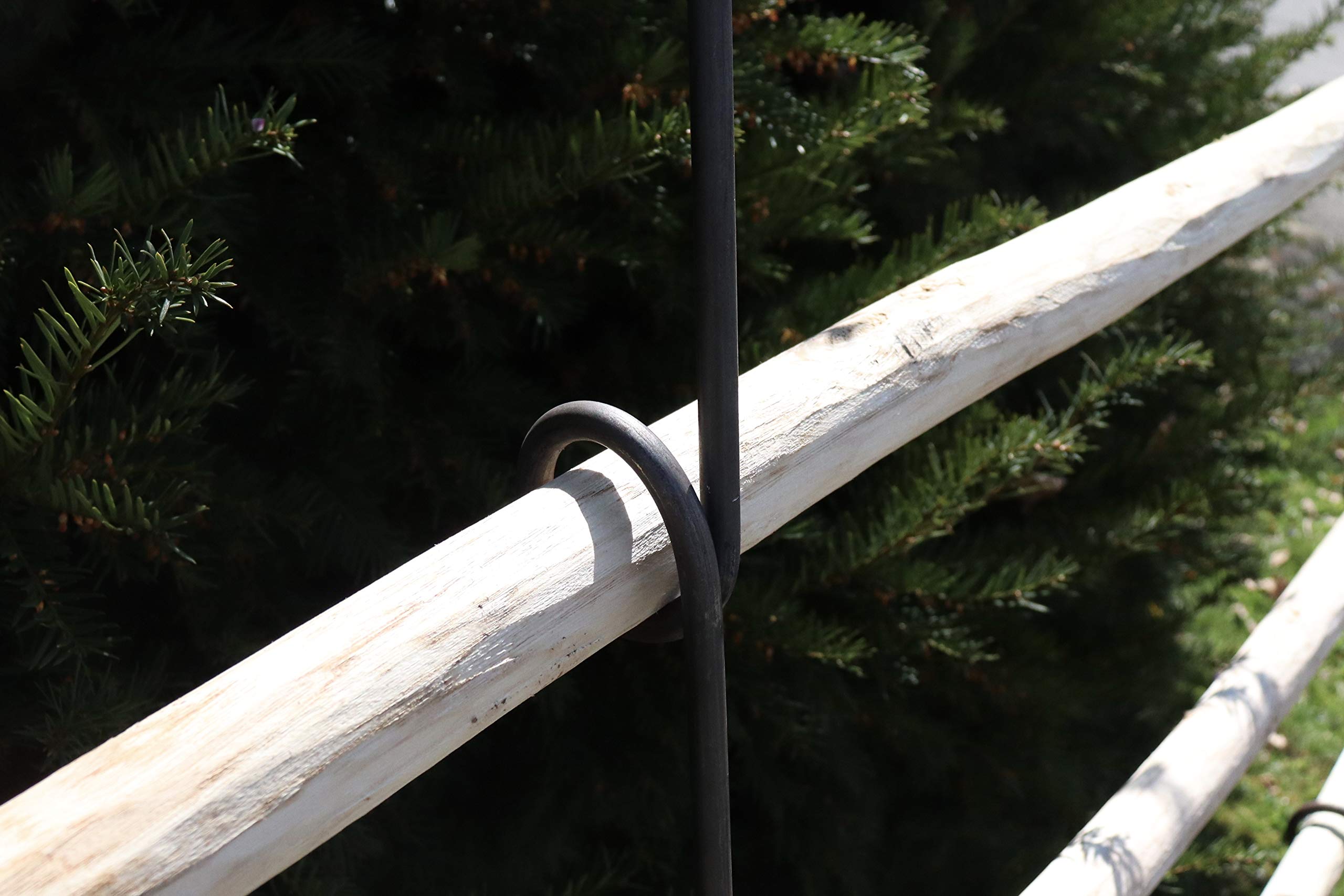 Rankgitter aus Holz/Metall stabil und freistehende Dekoration für den Garten in Naturrost als Rankhilfen für Kletterpflanzen Rosen Himbeeren Höhe 170 cm