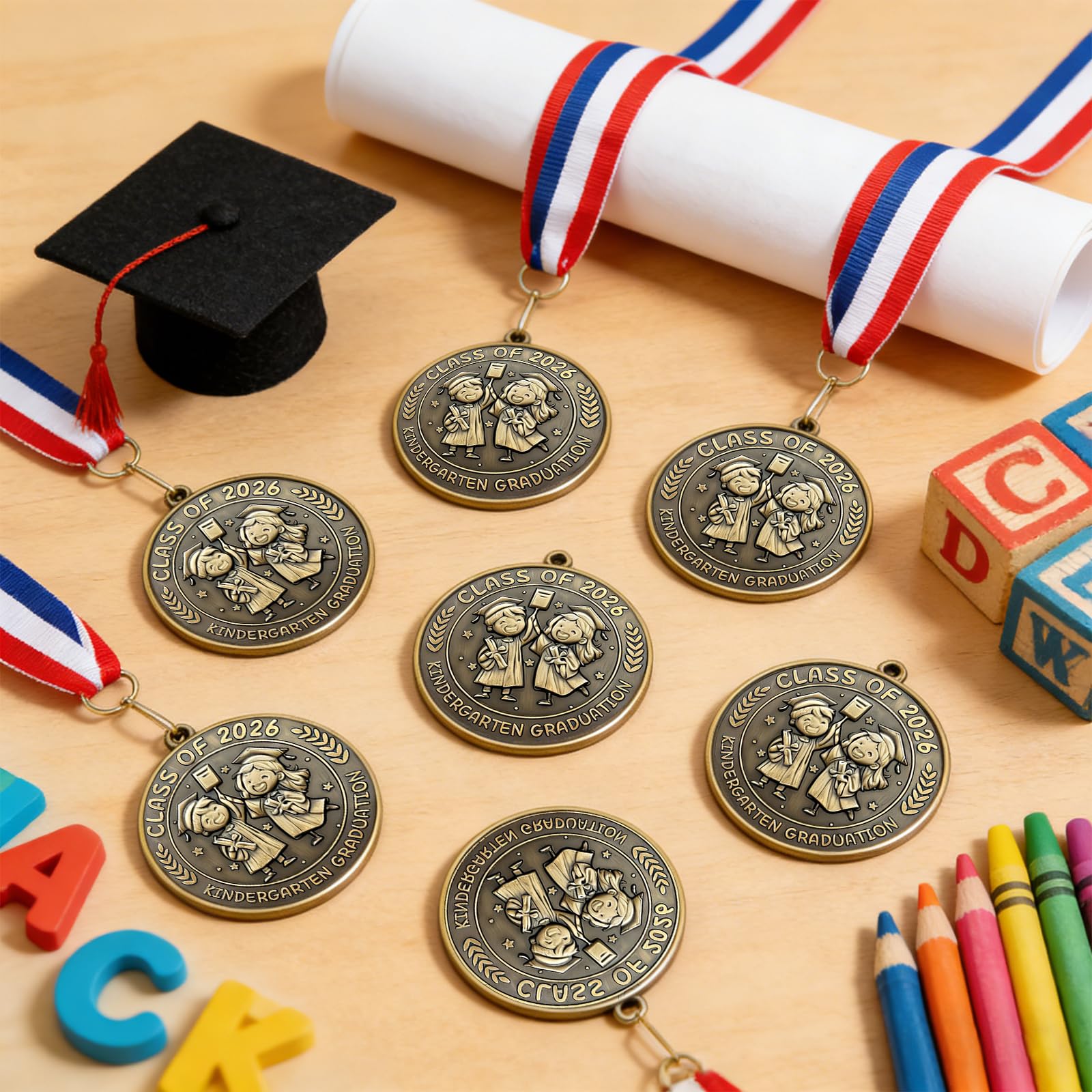 YumSur 24 medaglie premio di laurea per bambini 5 cm medaglione premio prescolare con nastro per il collo congratulazioni regali di laurea per studenti scolastici bomboniere