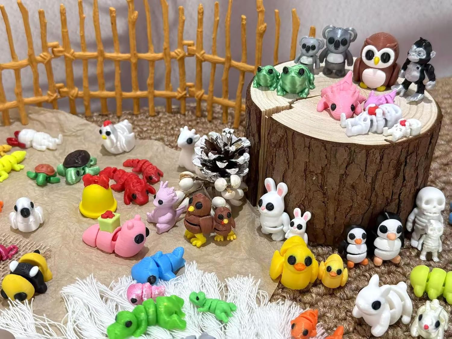 102 Pcs Mini Random 3D Printed Animal Figurines Set, Flexible Articulated Fidget Toys,Surprise 3D Printed Animals Cute Desk Decor, Party Favors, Classroom Rewards(Large & Small Sizes)