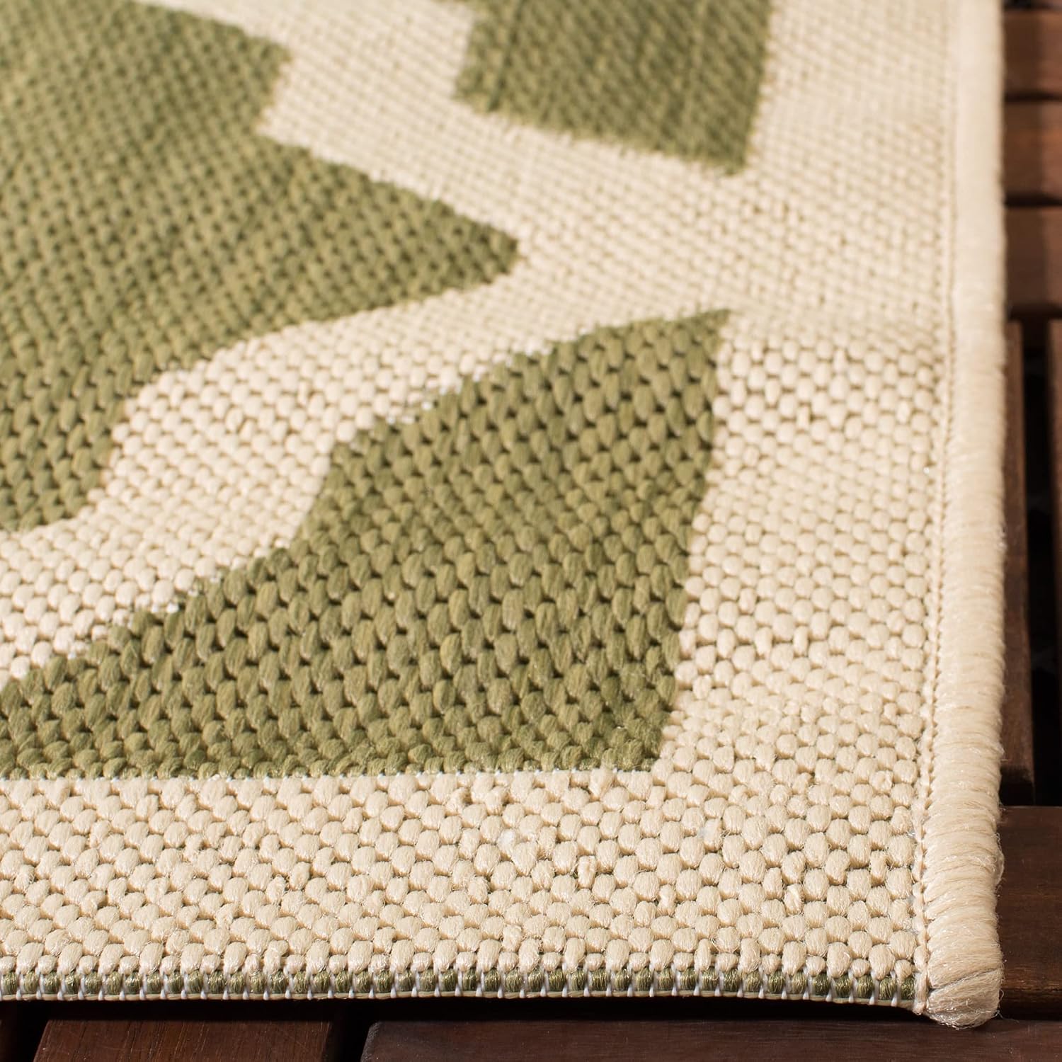 SAFAVIEH Washable Rug Outdoor Courtyard Collection - 4' x 5'7", Green & Beige, Non-Shedding & Easy Cleaning, Ideal for Patio, Backyard, Mudroom (CY6903-244)