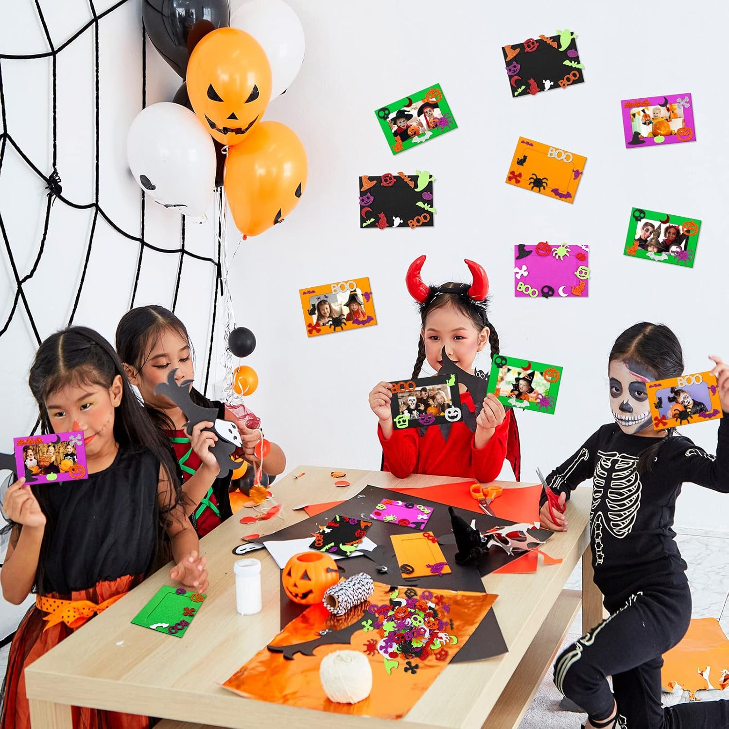 Ferraycle 232 Pieces Halloween DIY Picture Frames Craft Kit 32 Pcs Felt Photo Frames with Pumpkin Halloween Crafts to Decorate with 200 Foam Stickers for Party Favor Home