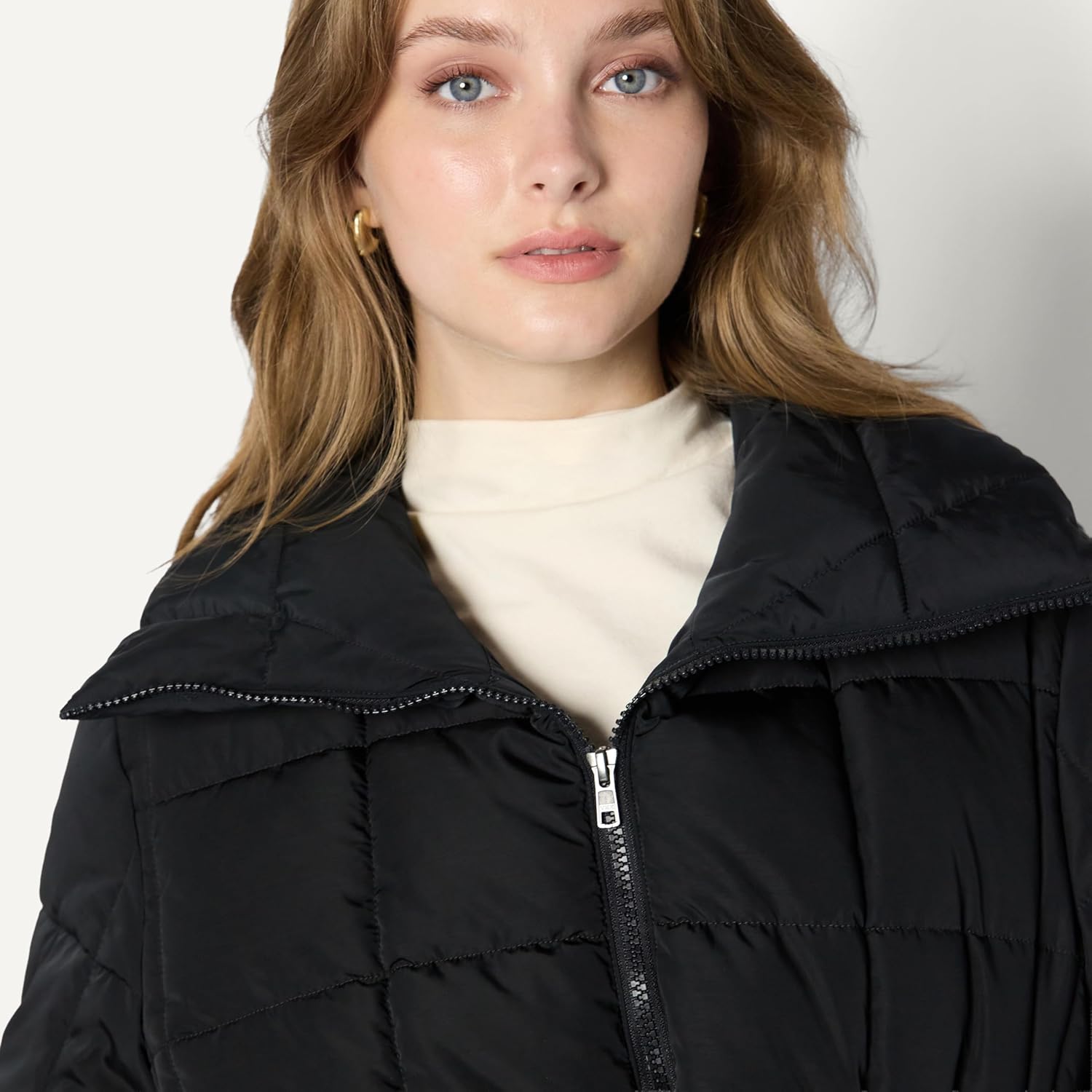 Amazon Essentials Women's Oversized-Fit Square Quilted Puffer Jacket with Adjustable Waist - Image 4