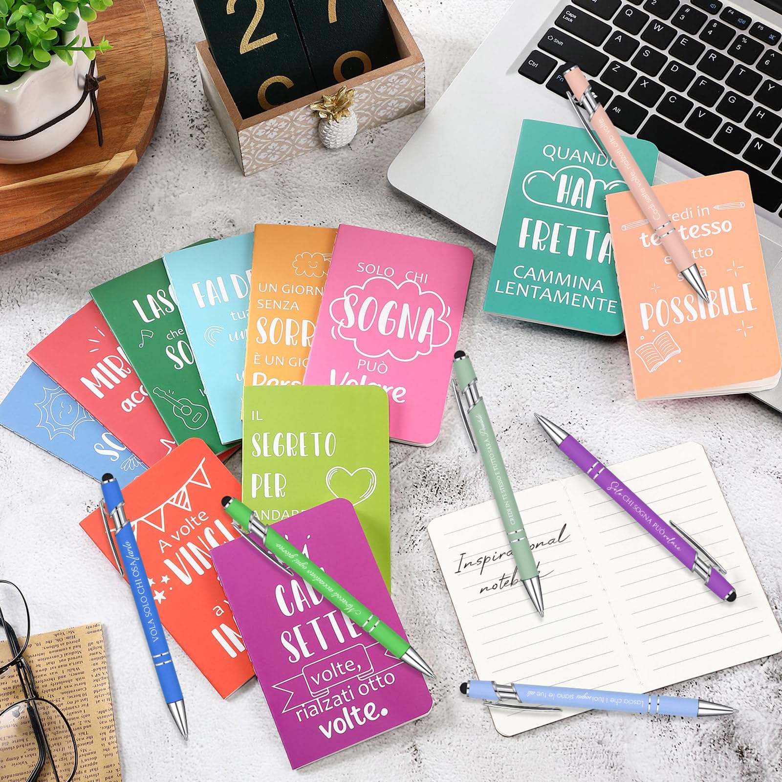 Sinmoe 24 Set 48 Pezzi Regalo Motivazionale per Colleghi Regalini Economici per Colleghi 24 Penne con Frasi Motivazionali 24 Taccuini Motivazionali Regalo per Alunni Studenti Insegnante, 12 Stili
