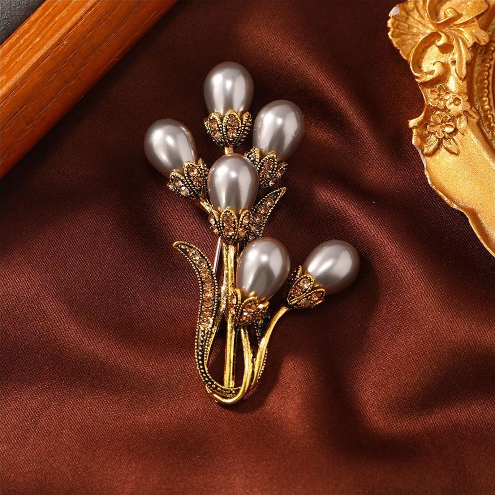 Broche vintage de narciso champán – Pin de ramo de perlas refinadas para accesorios de abrigo de moda