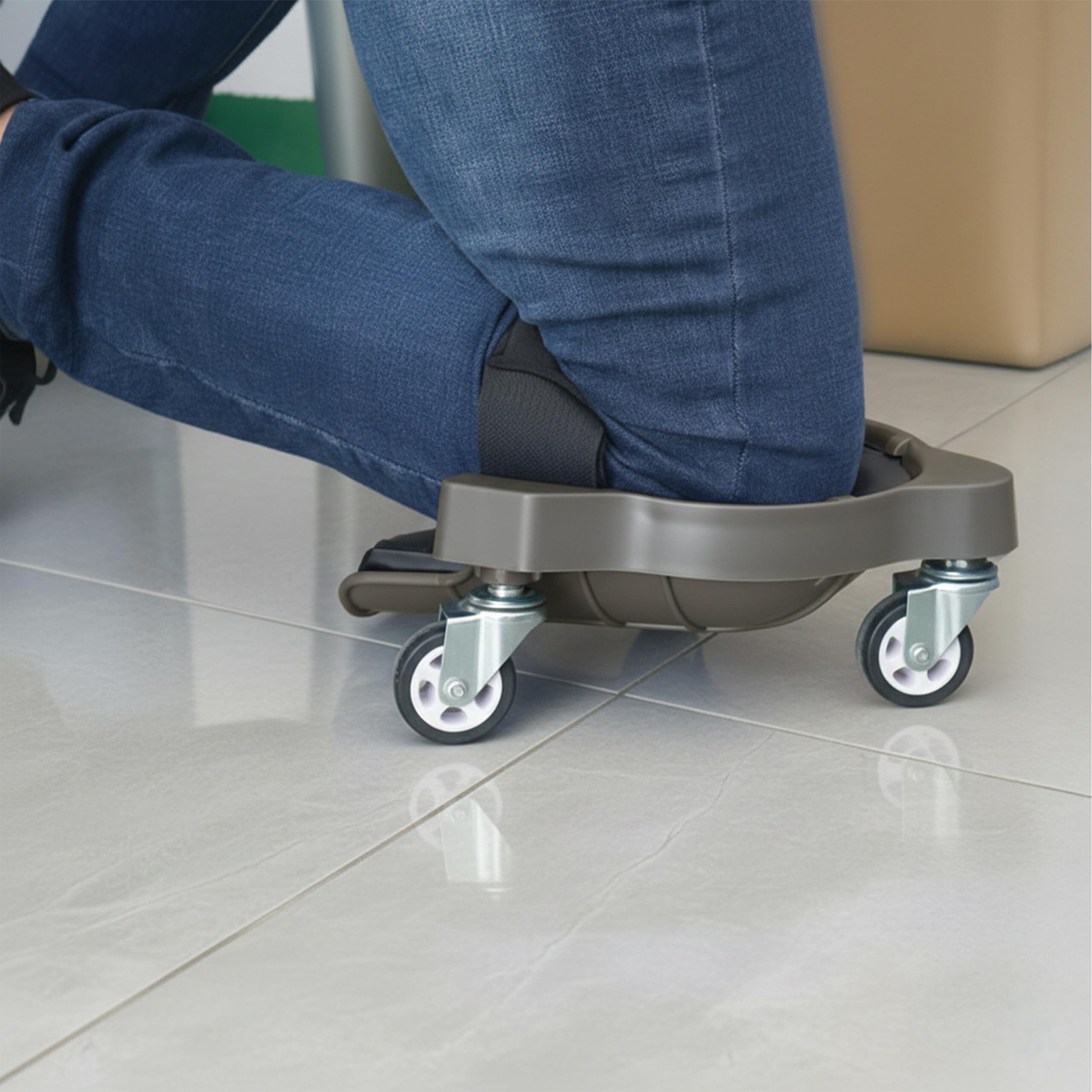 Genouillères Relaxdays avec roulettes jusqu'à 50 kg, protection articulaire pour travaux au sol, 22 x 29,5 cm, différentes couleurs