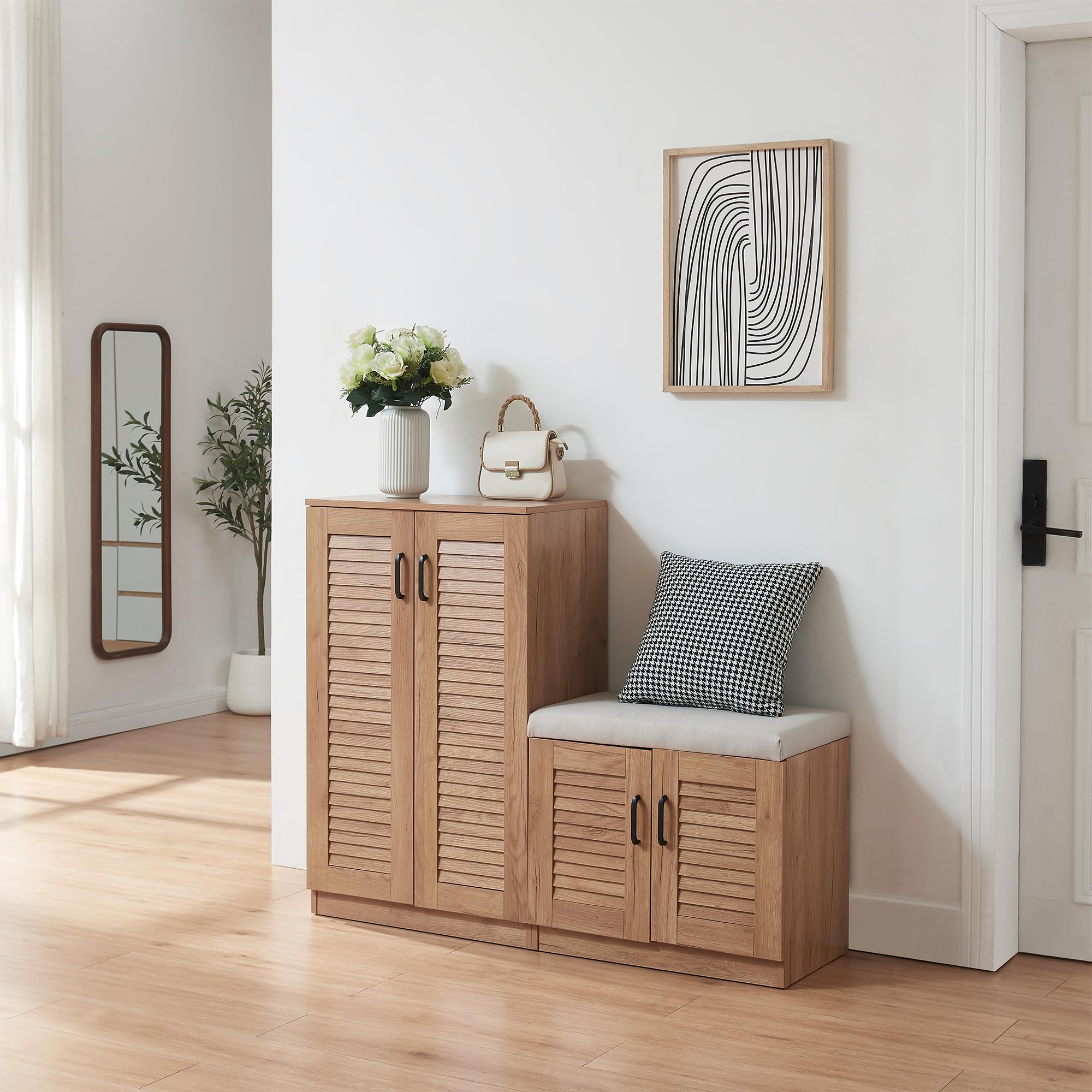 [en.casa] Schuhschrank Løten Schuhregal mit 4 Türen und 9 Ablagen Schuhablage 120 x 36 x 97 cm bis zu 18 Paar Schuhe mit gepolsterter Sitzbank Schuhaufbewahrung Eicheoptik