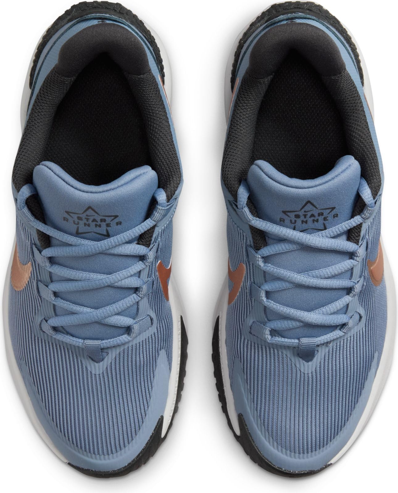 NIKE Boy's Dx7615Sneaker
