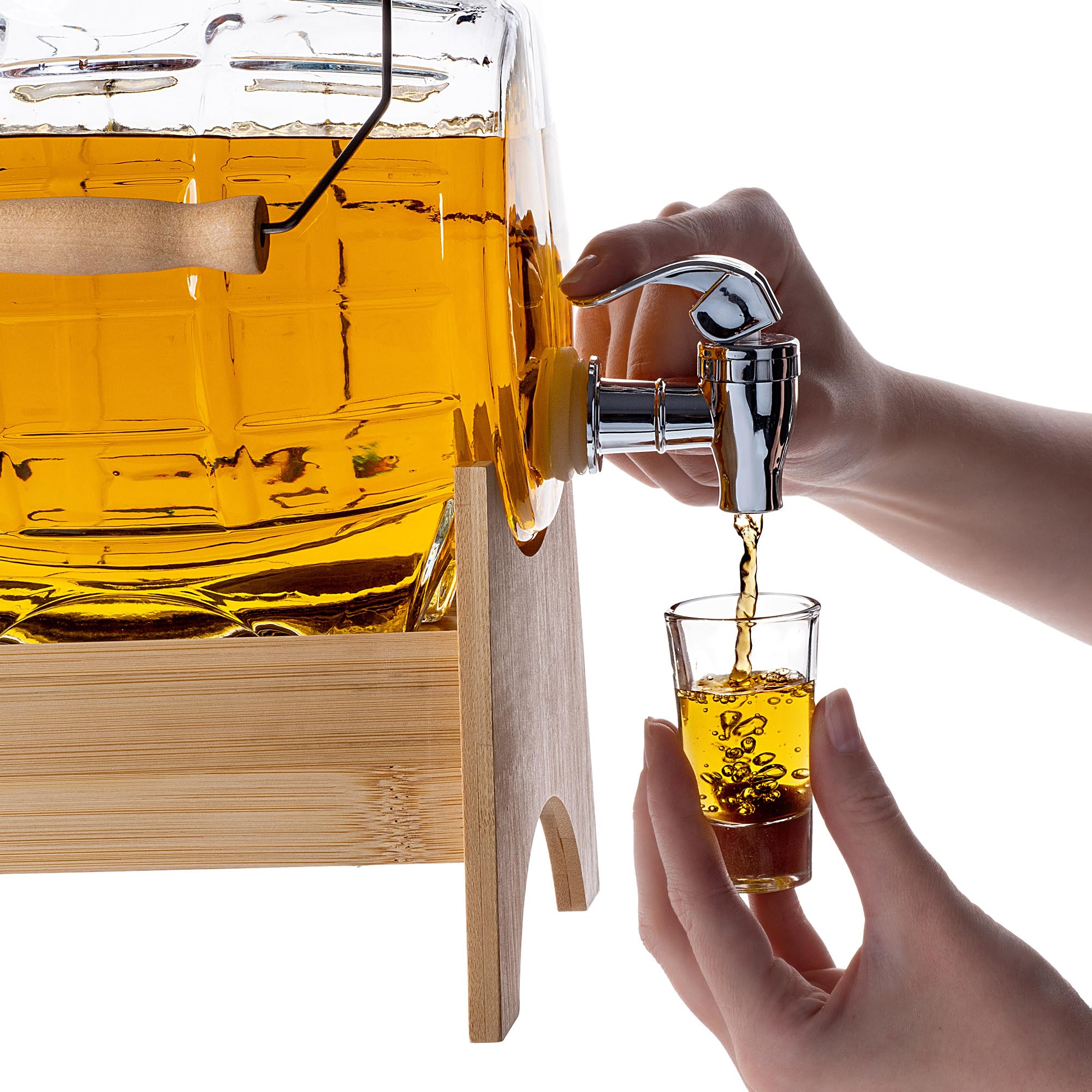 KADAX Fass 3L mit Hahn, fassförmiger Getränkespender aus Glas mit Zapfhahn, transparenter Spender mit Holzuntersatz, Alkoholspender ideal für Whisky, Brandy, Säfte (Modell 1)