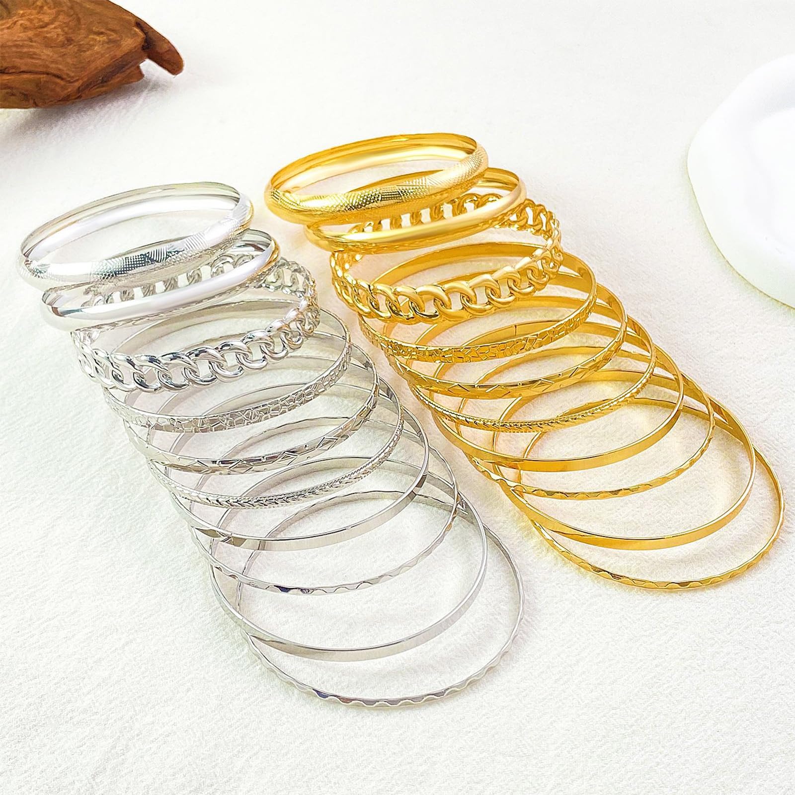 AYNKH 10 szt. bransoletek dla kobiet, minimalistyczna bransoletka w stylu boho, vintage regulowane bransoletki do układania w stos, etniczne błyszczące teksturowane indyjskie bransoletki dla kobiet na