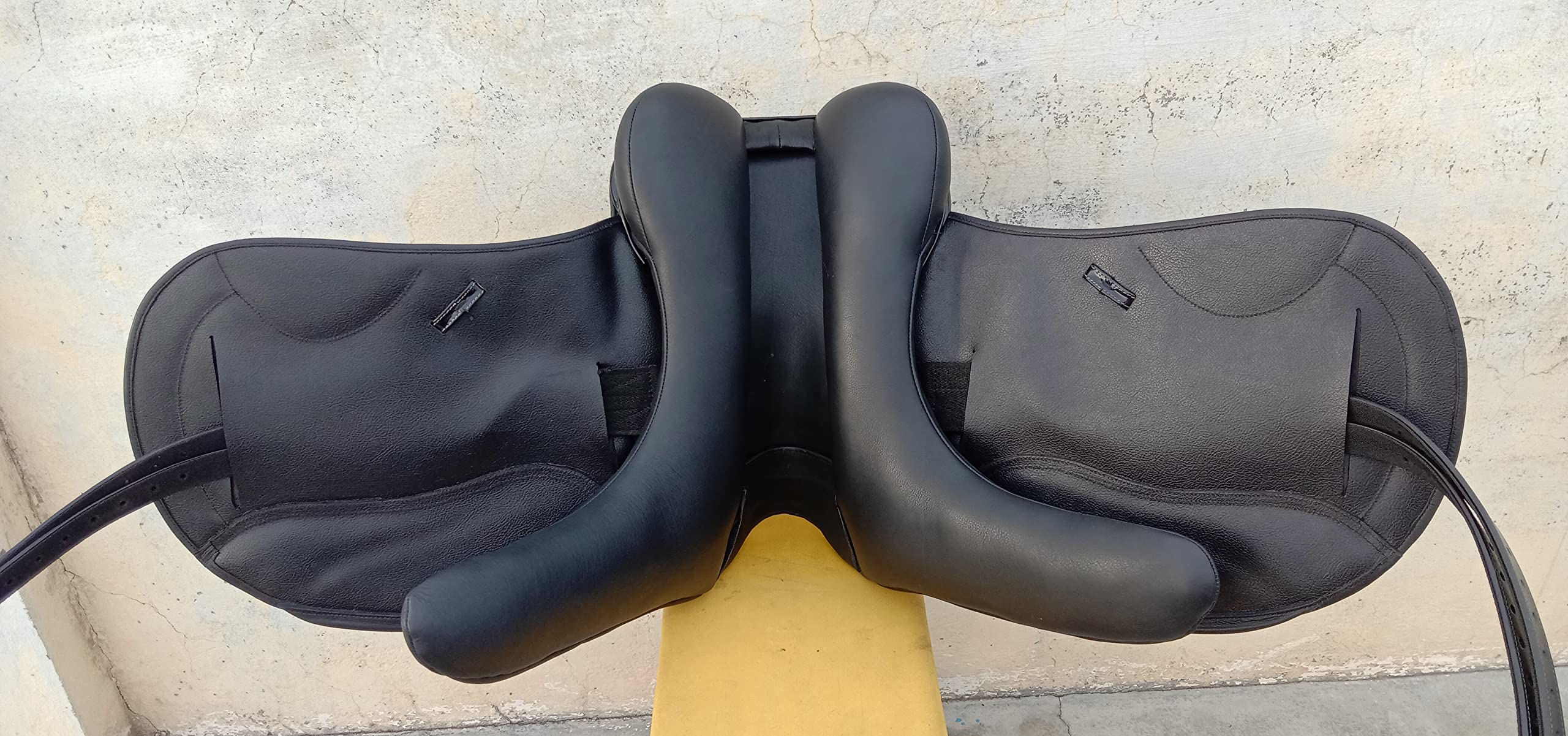 Leder-Dressur-Monoflap-Wechseleisensattel/Leather Dressage Monoflap Changeable Gullets Saddle (17")