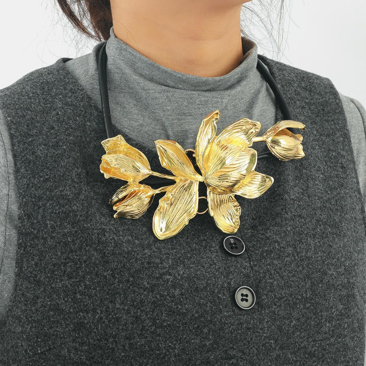 Chinese style iris flower simple banquet necklace