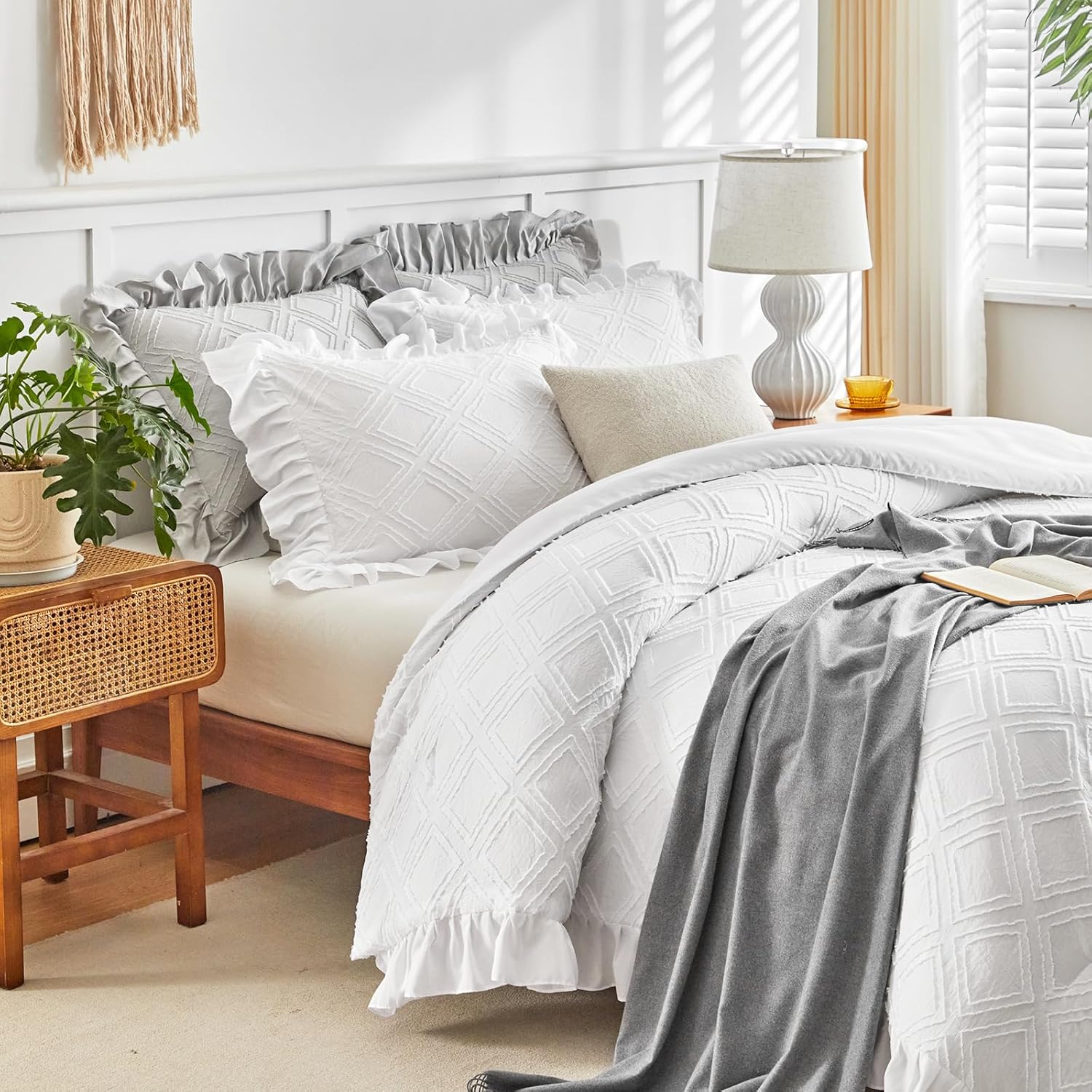 Flysheep Tufted Ruffle Comforter Set King Size, 3 Pieces White Ruffled Farmhouse Comforters, Luxury Solid Color Soft and Embroidery Shabby Chic Boho Bohemian Bedding Set (1 Comforter + 2 Pillowcases)