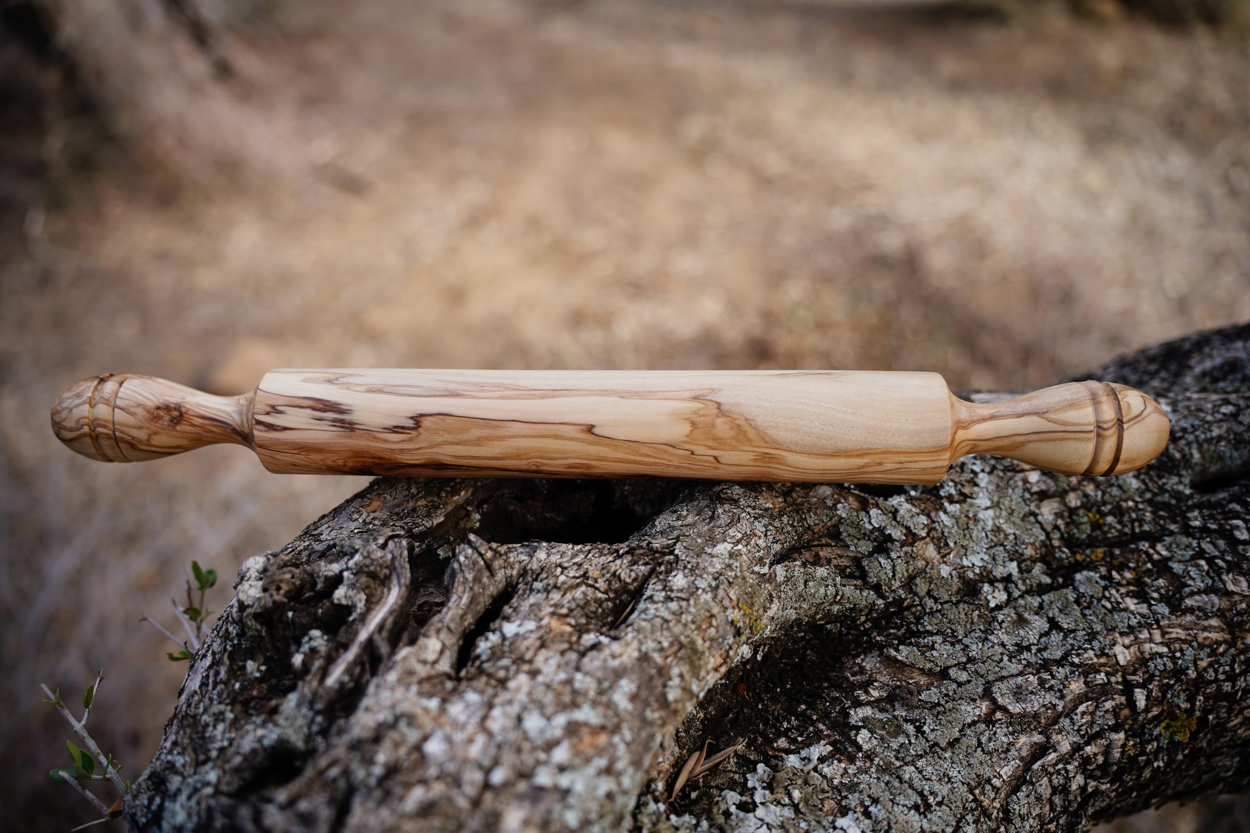 Rouleau à pâtisserie fait main en bois d'olivier 100 % naturel avec poignées, longueur 41 cm Ezo.Home