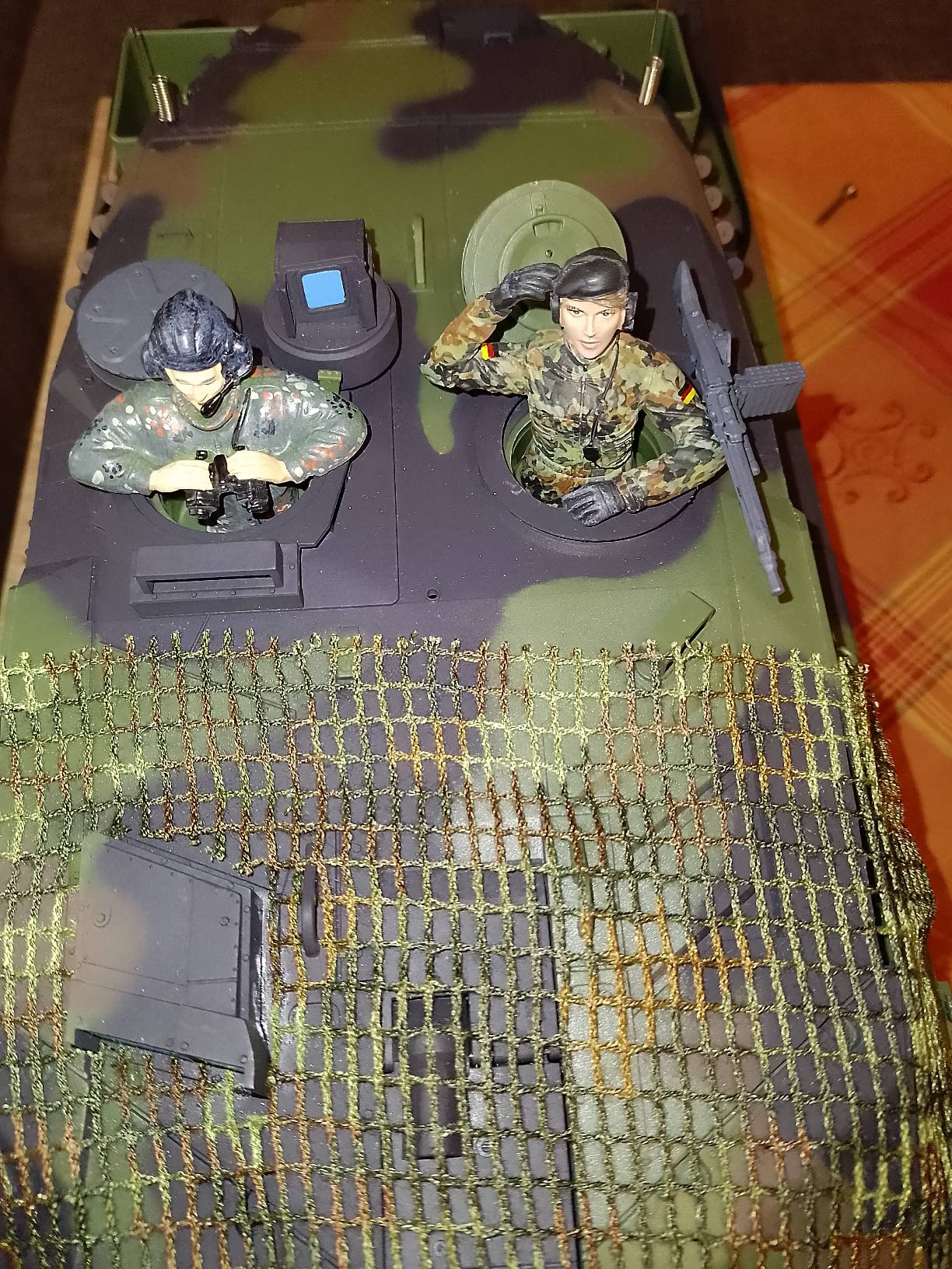 Leopard Panzer Bundeswehr Kommandant Flecktarn handbemalt Resin 1:16