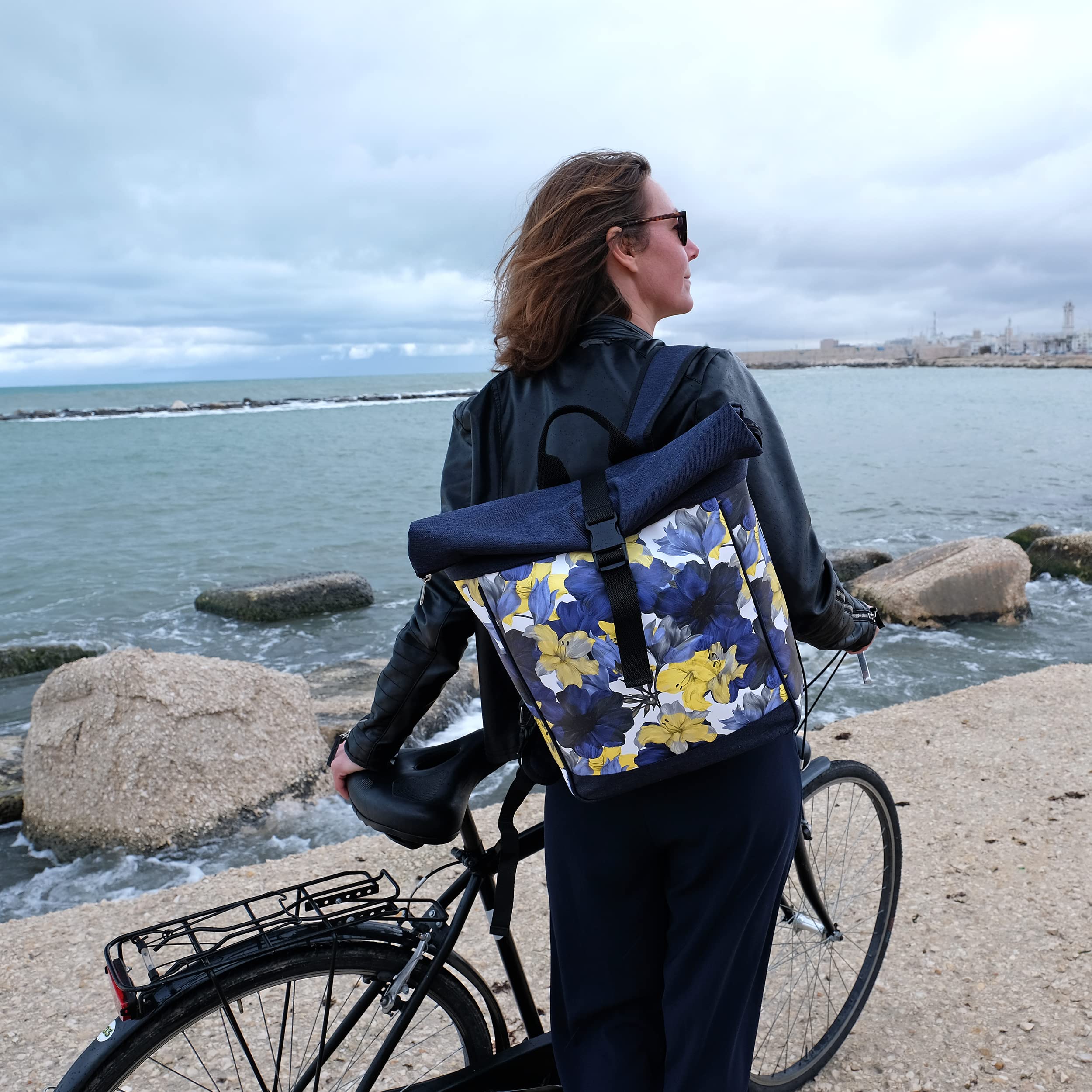 Ikuri Fahrradtasche/Rucksack Kombi Fahrradrucksack aus Plane für Gepäckträger Packtasche Wasserdicht für Frauen