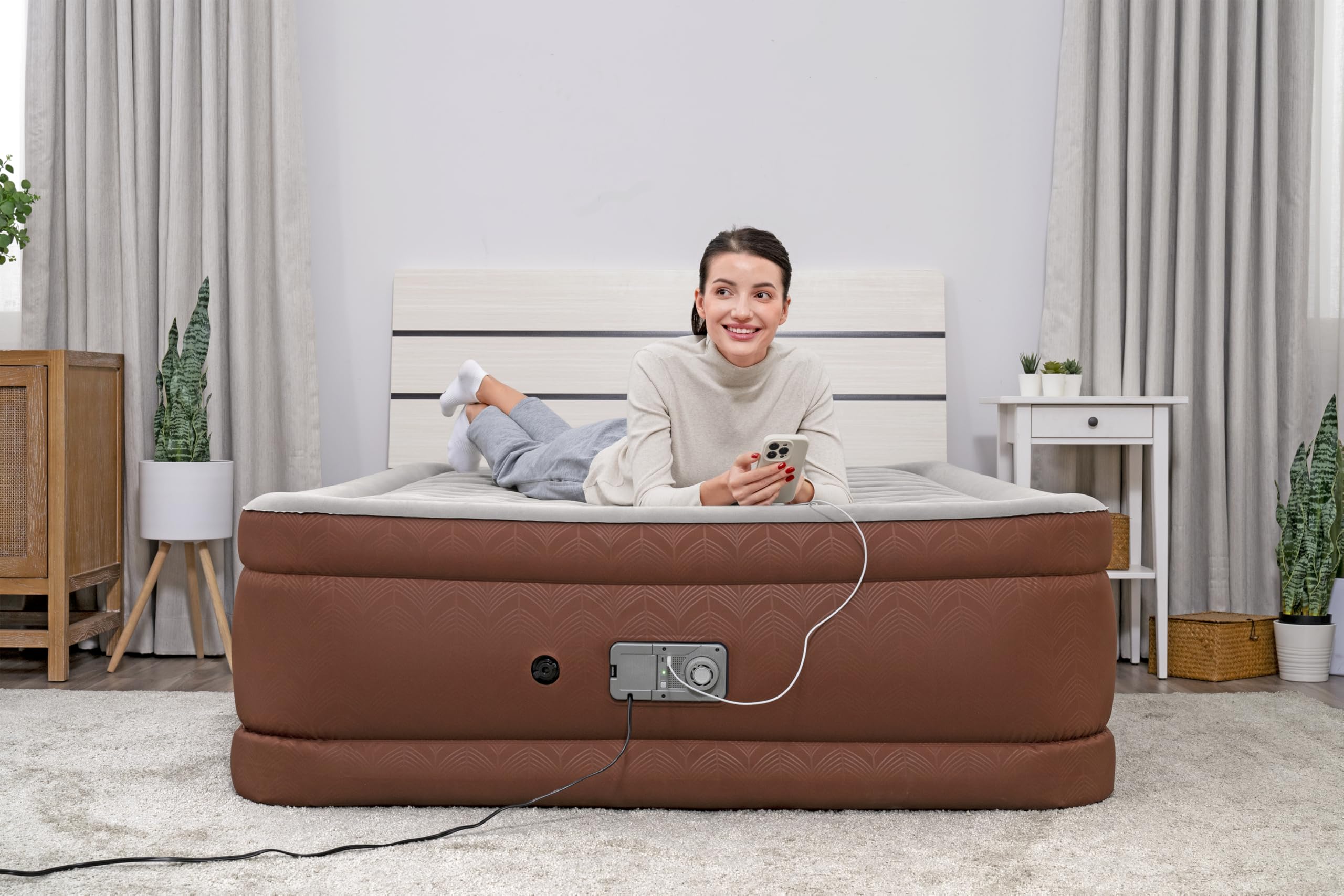 Bestway AlwayzAire Fortech podwójne łóżko dmuchane z pompą Comfort Choice+, 203 x 152 x 51 cm, dla 2 osób, 350 kg, 180 s, falowane wiązki, porty USB, lampka nocna, Soft Top, w zestawie torba, zestaw